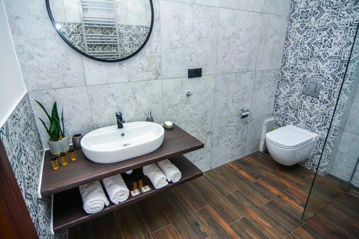 Double or Twin Room - Photo 16