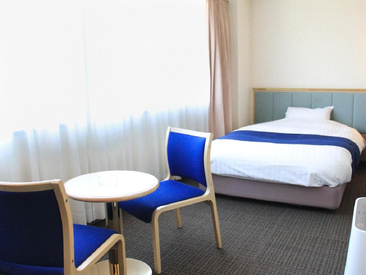 Standard Twin Room With Mountain View - Smoking photo 2