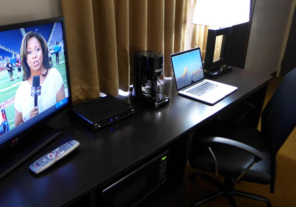 Queen Room photo 2