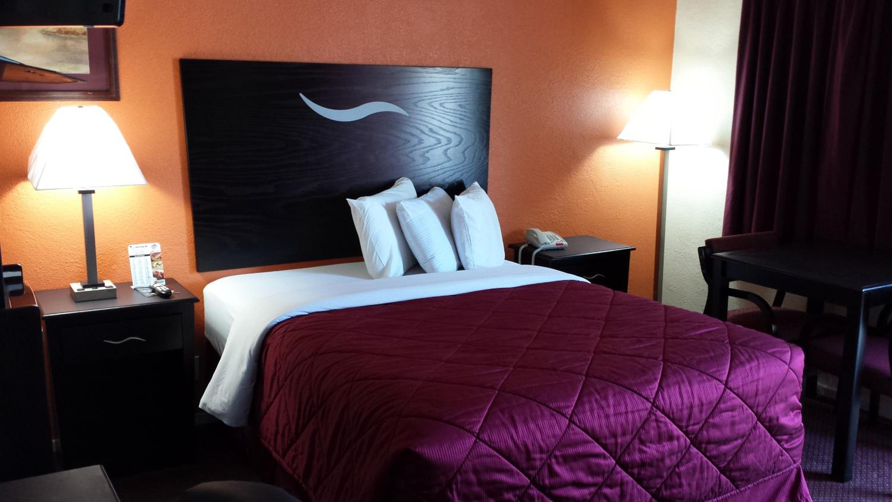 Queen Room photo 3