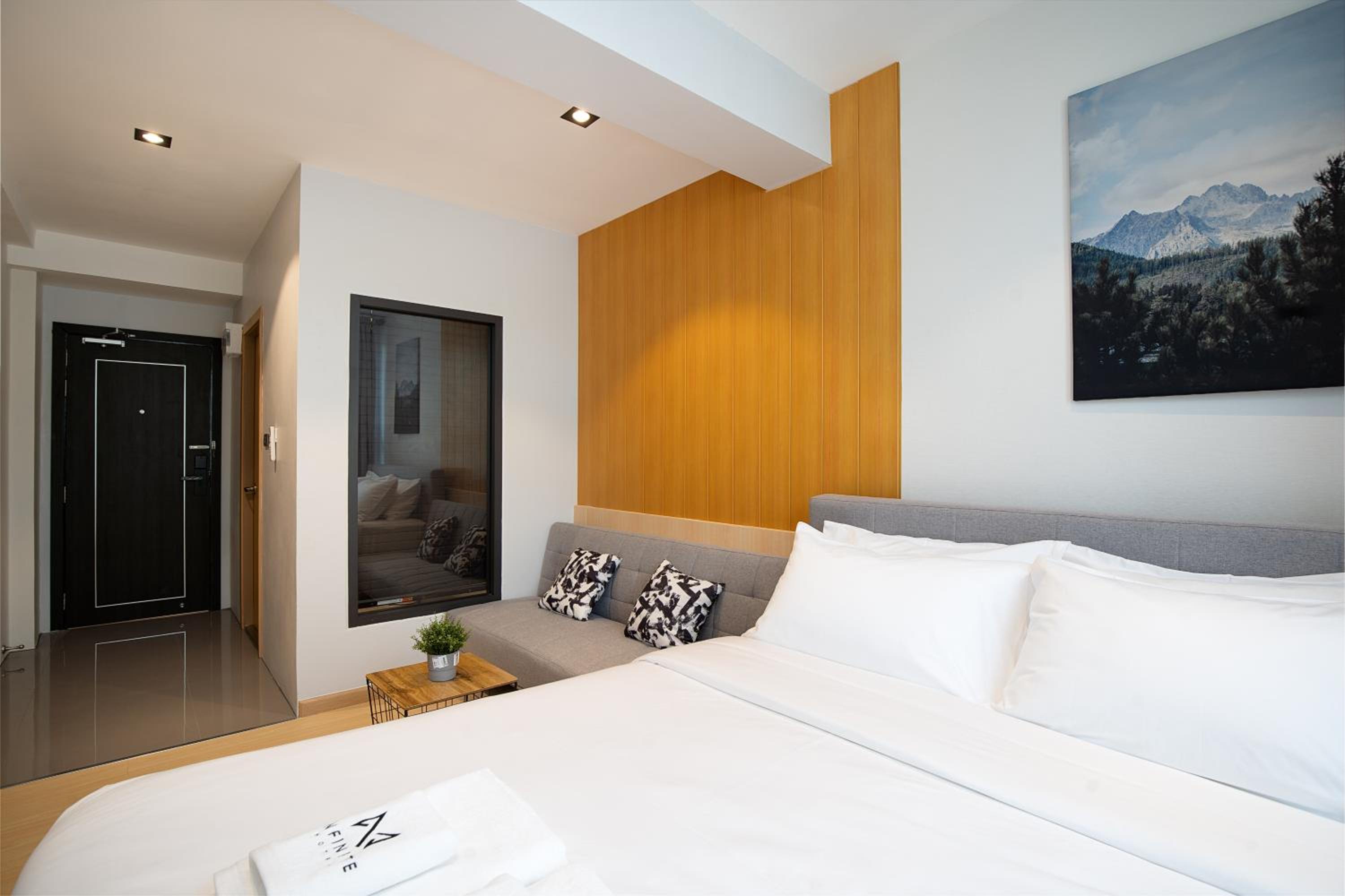 Queen Room - Photo 7