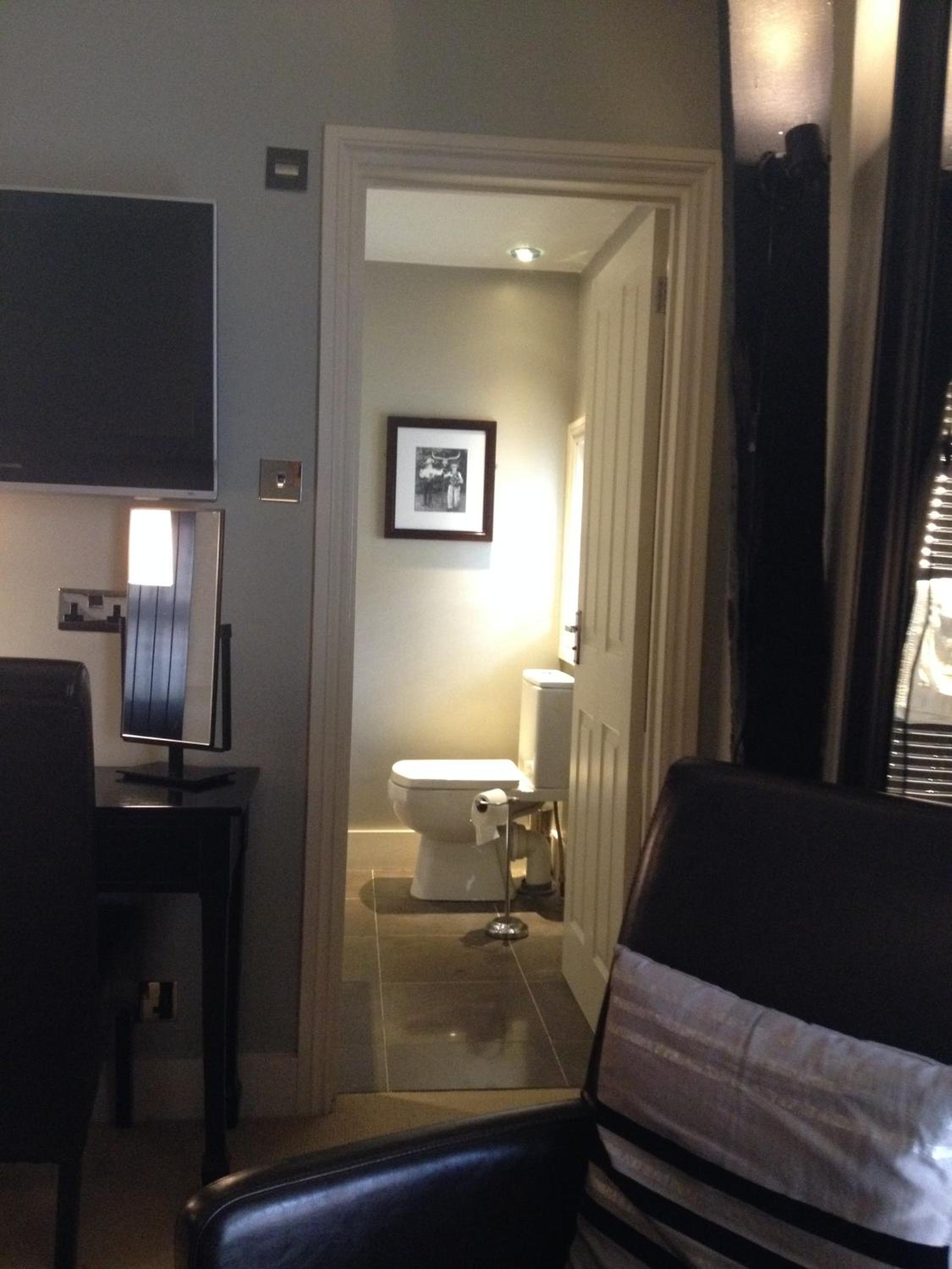 Deluxe King Room - Photo 6
