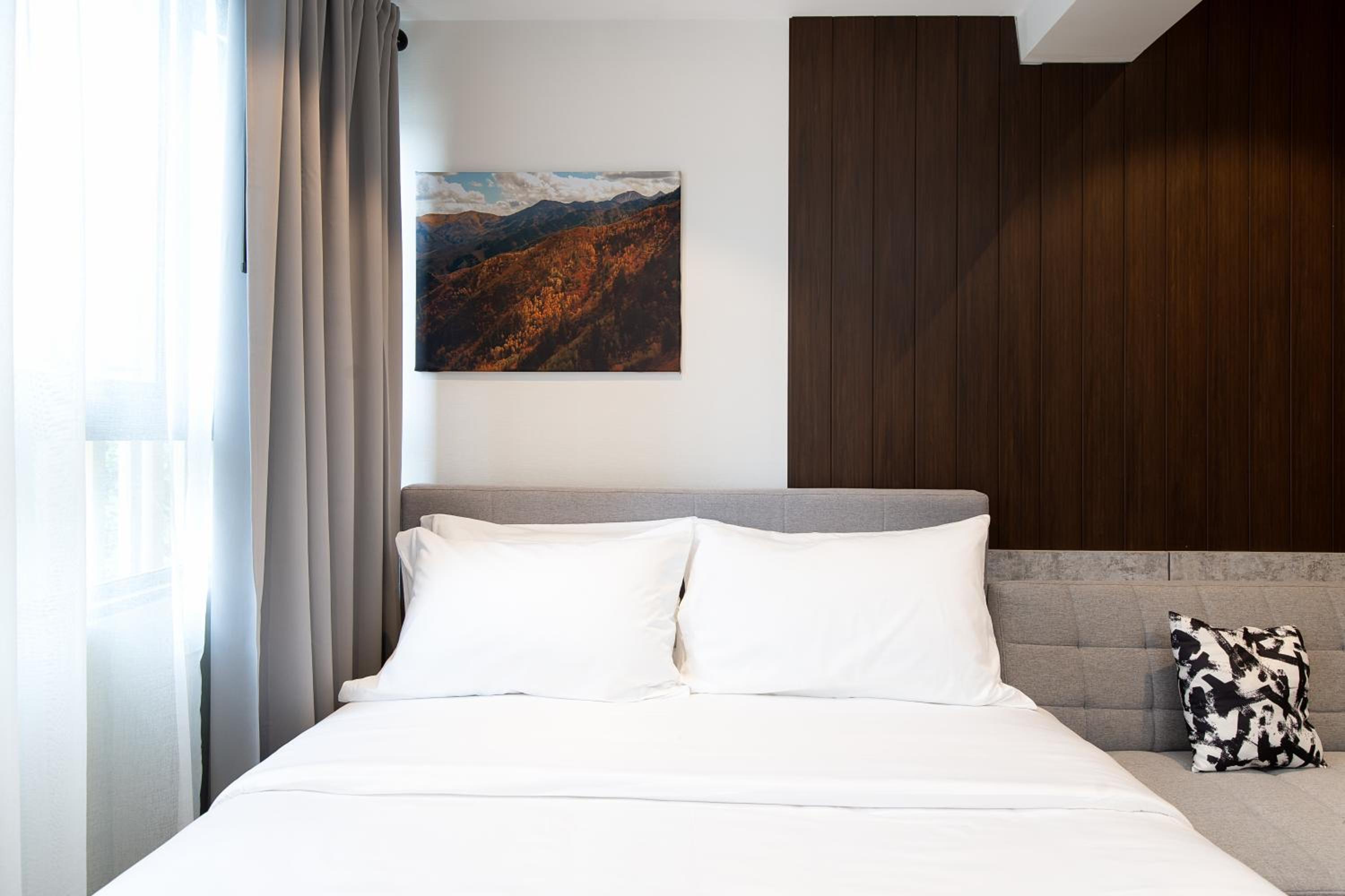 Queen Room - Photo 10