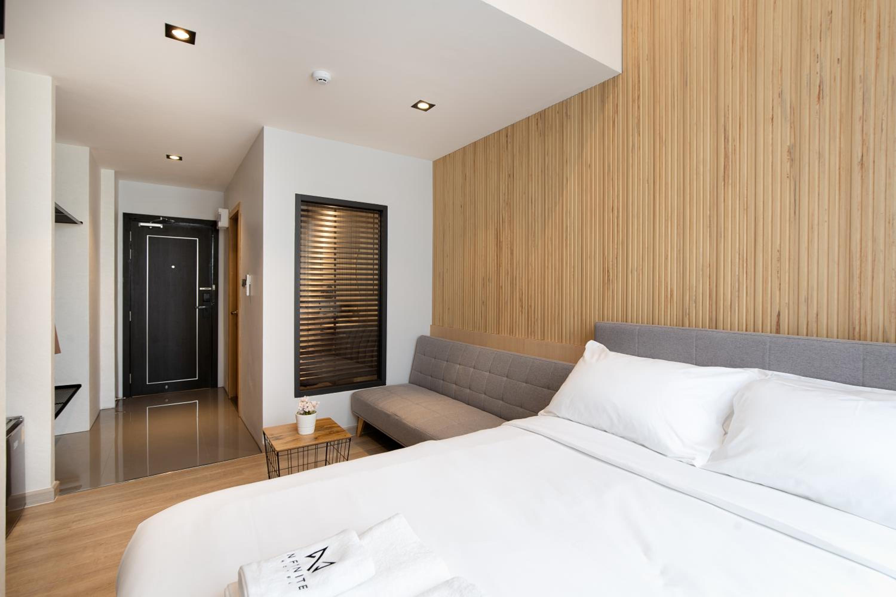 Queen Room - Photo 2
