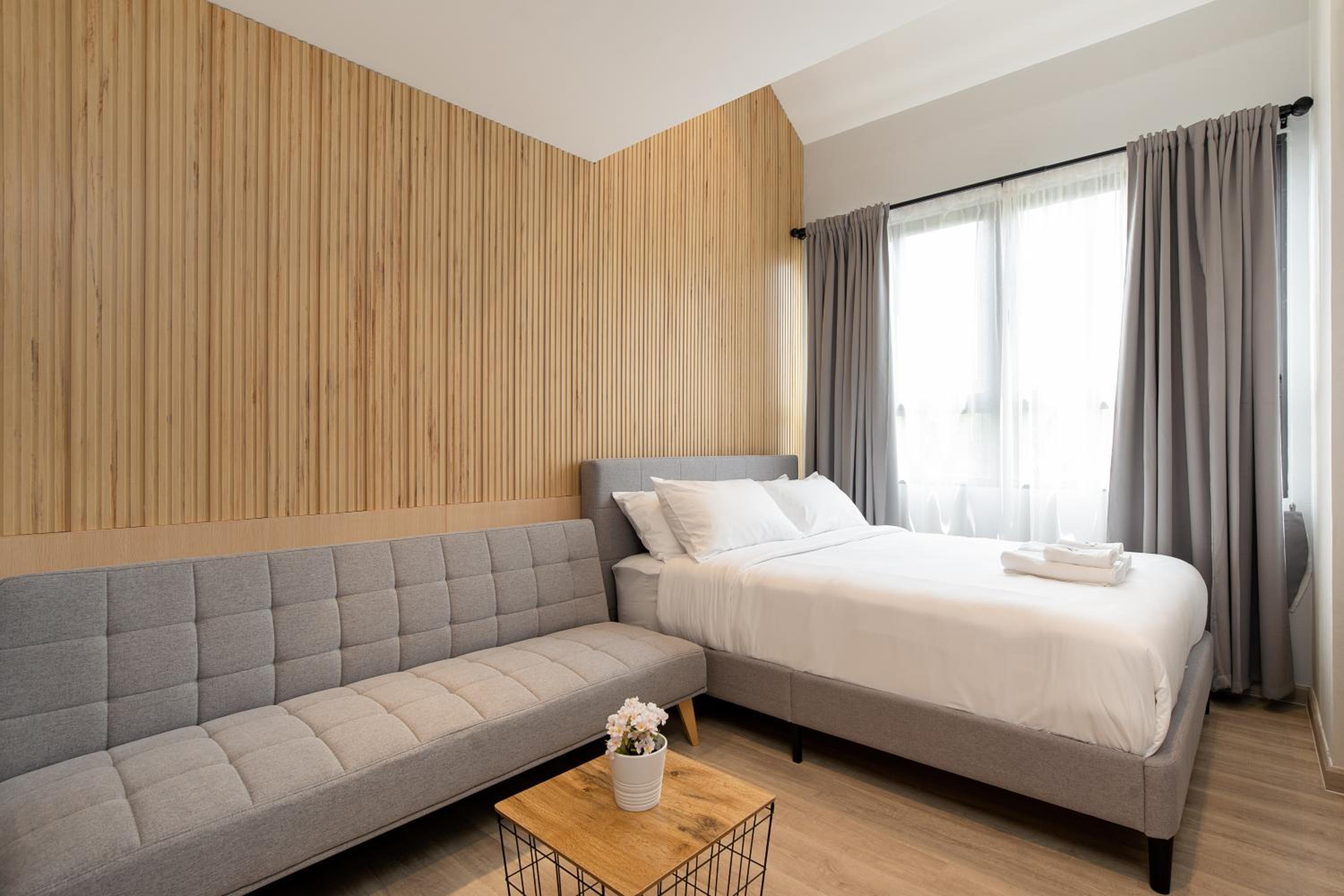 Queen Room - Photo 17