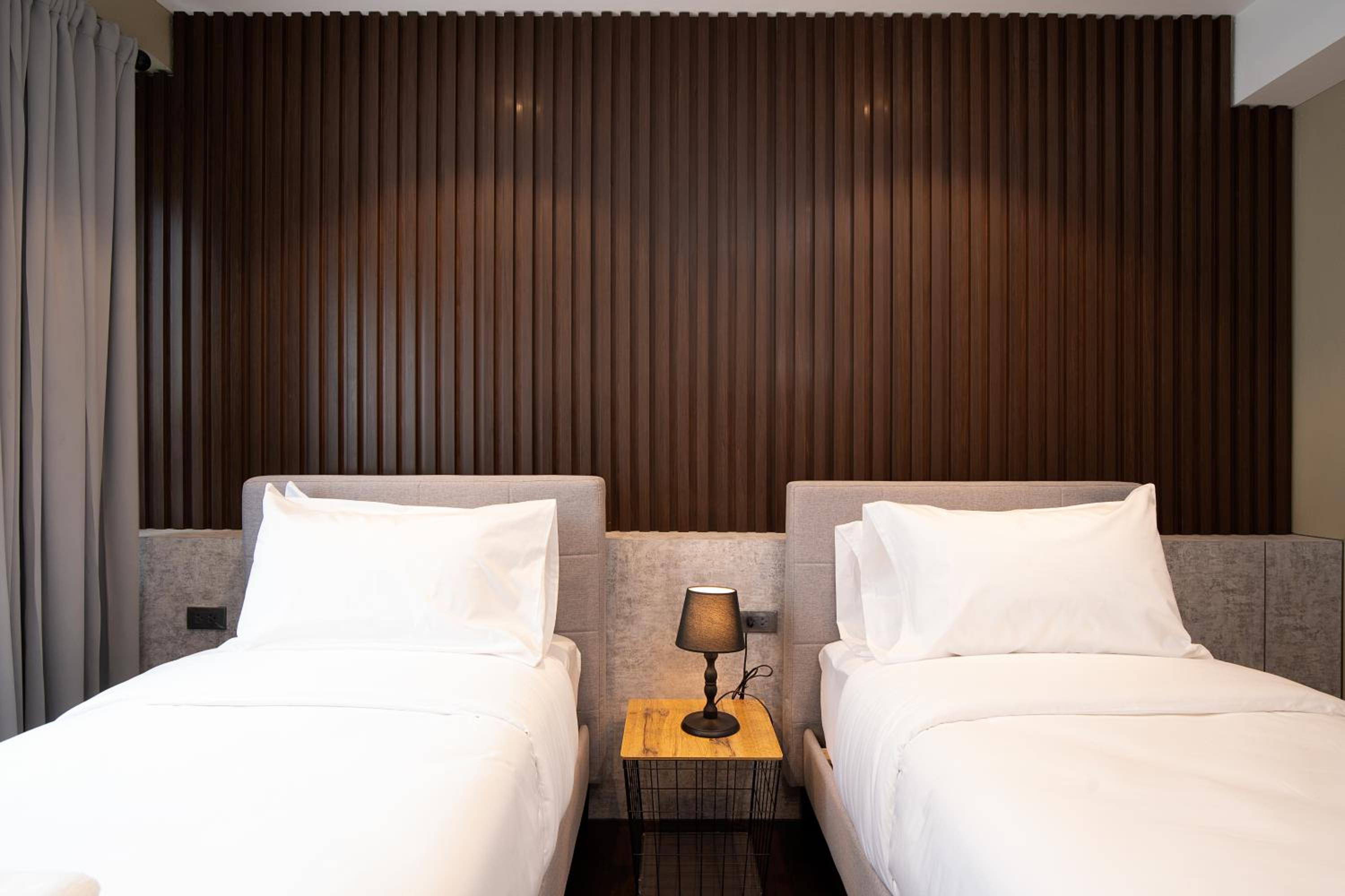 Twin Room - Photo 8