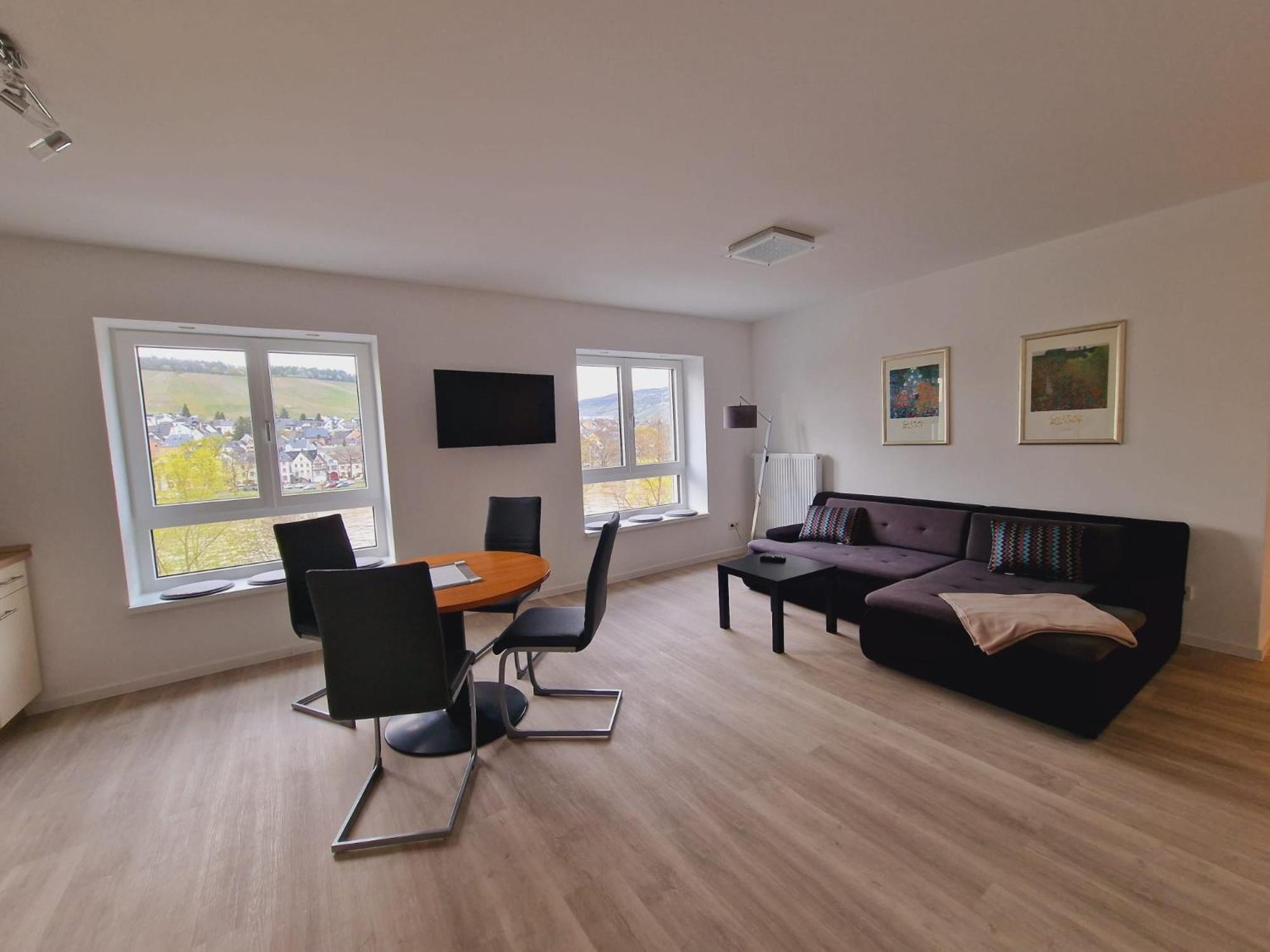  Two-Bedroom Apartment with Balcony photo 3