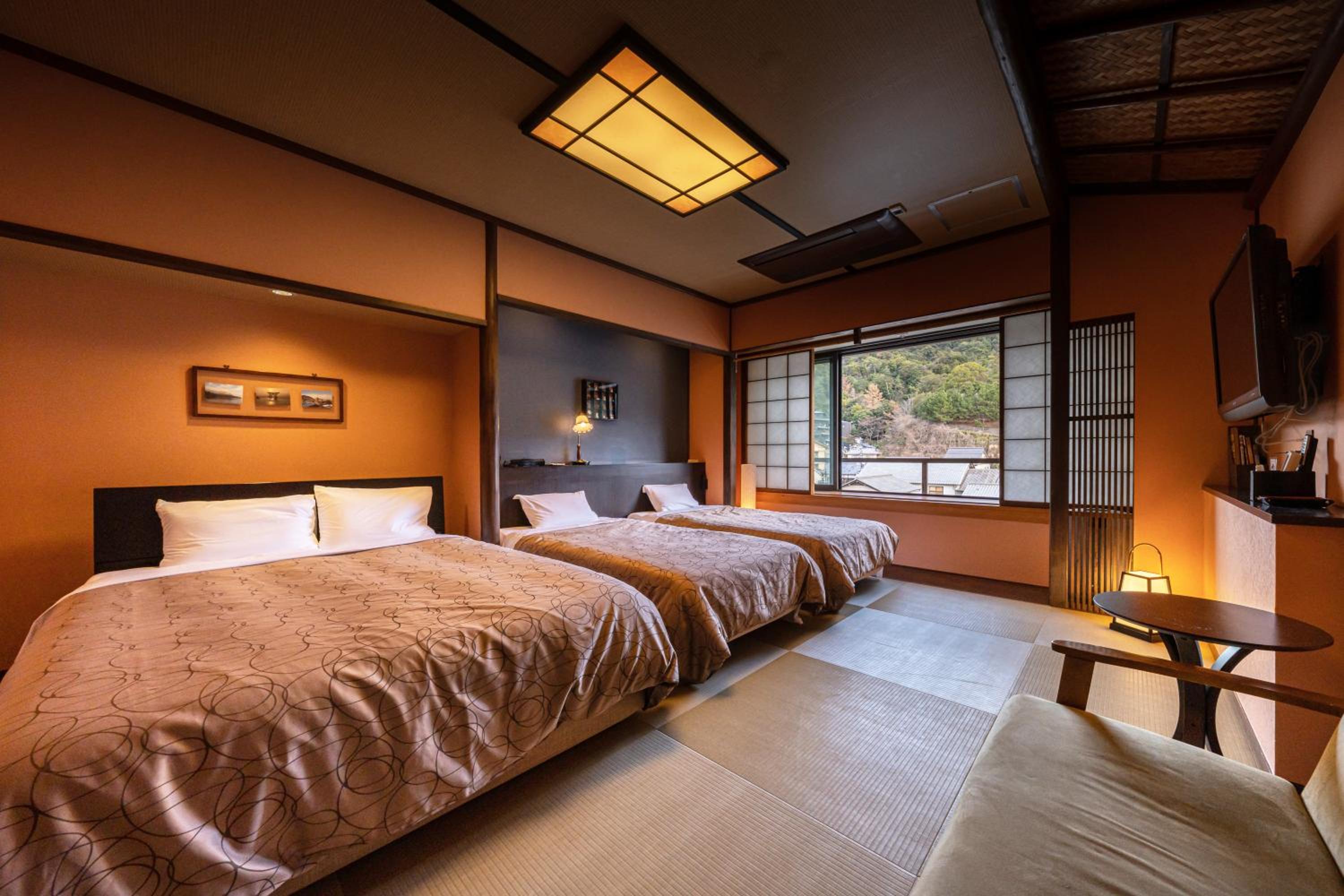 Quadruple Room with Mountain View