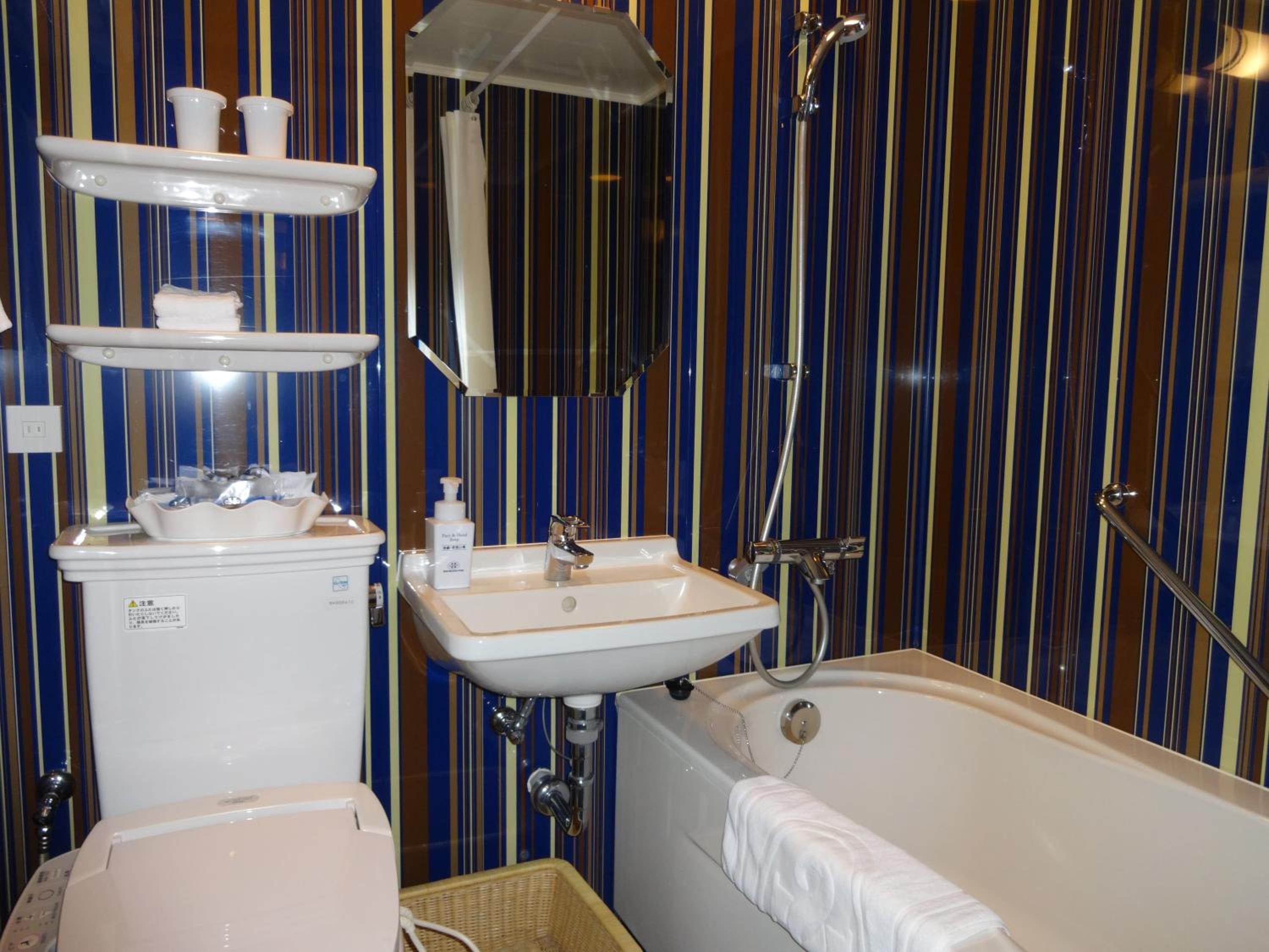 Queen Room - Non-Smoking  - Photo 5