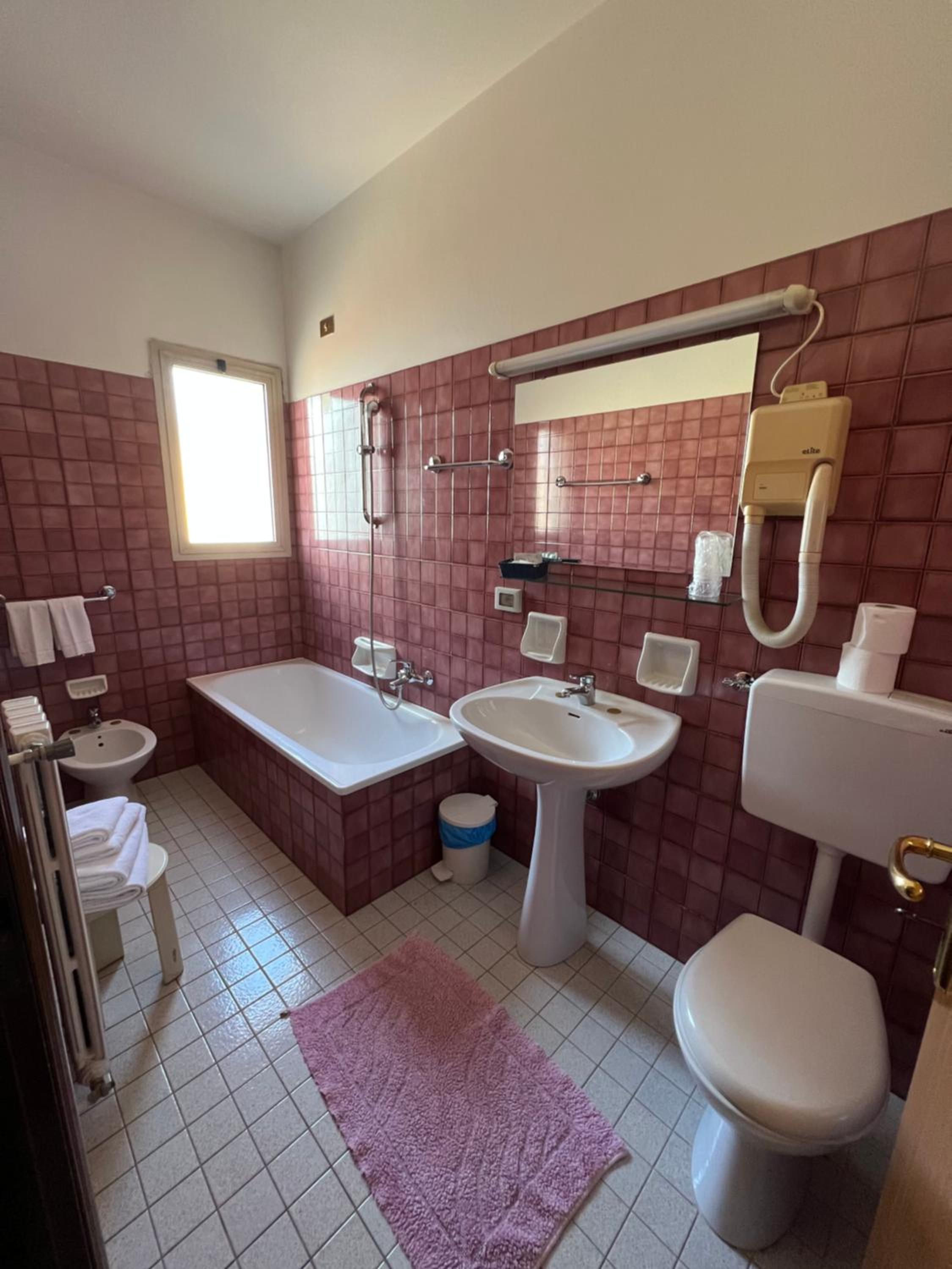 Quadruple Room - Photo 4