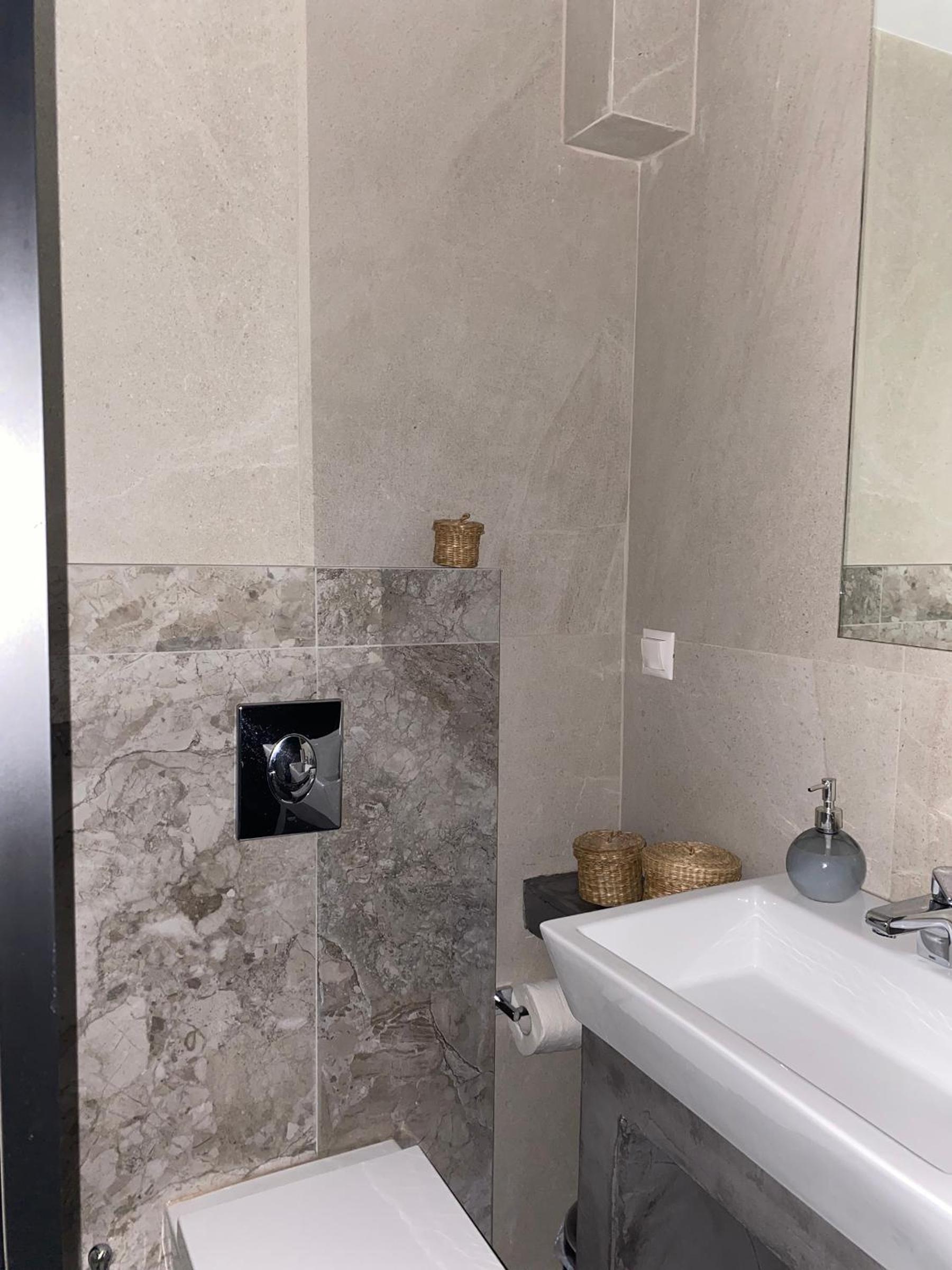 Studio Apartment - Photo 16