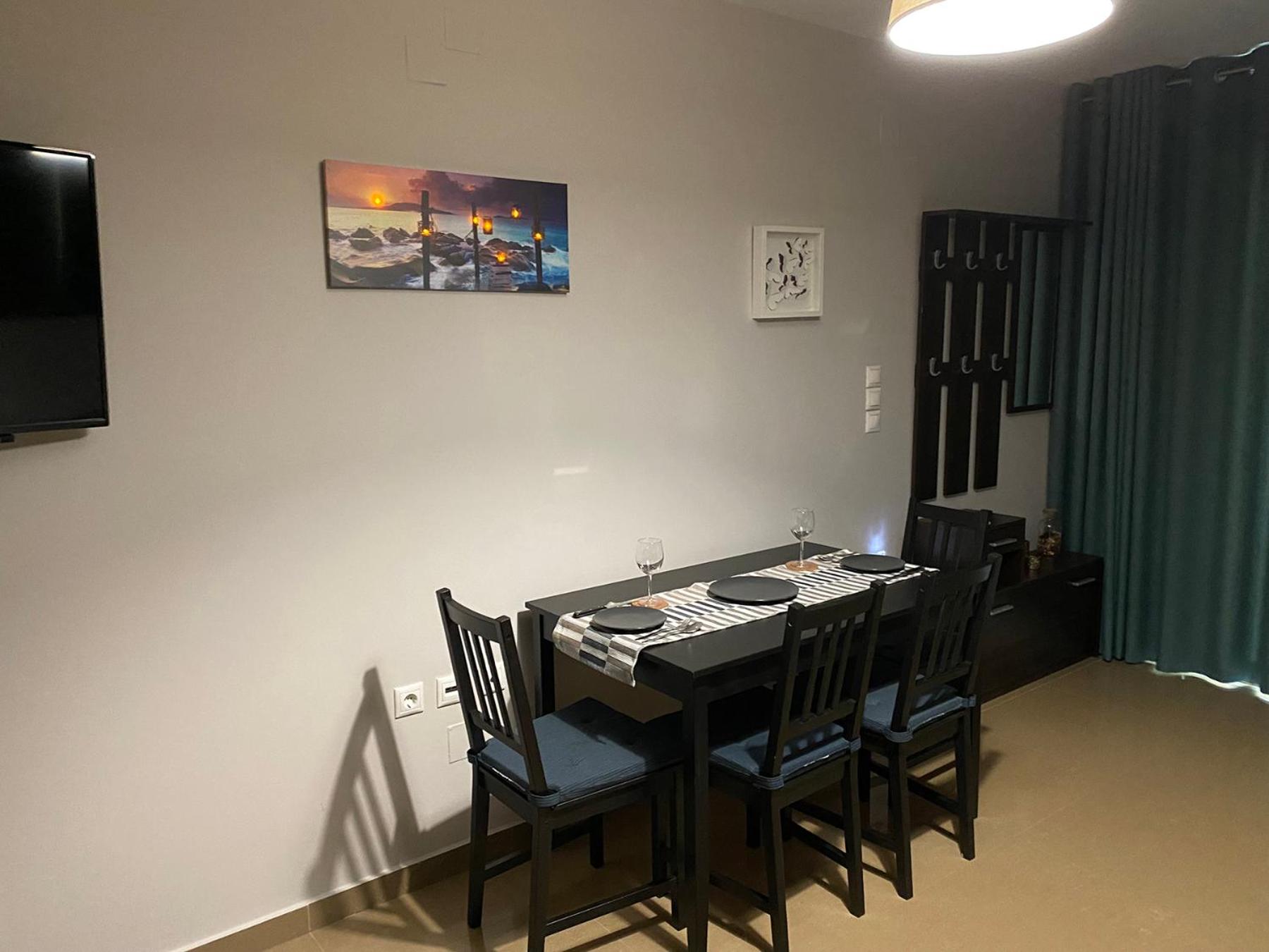 Studio Apartment - Photo 4