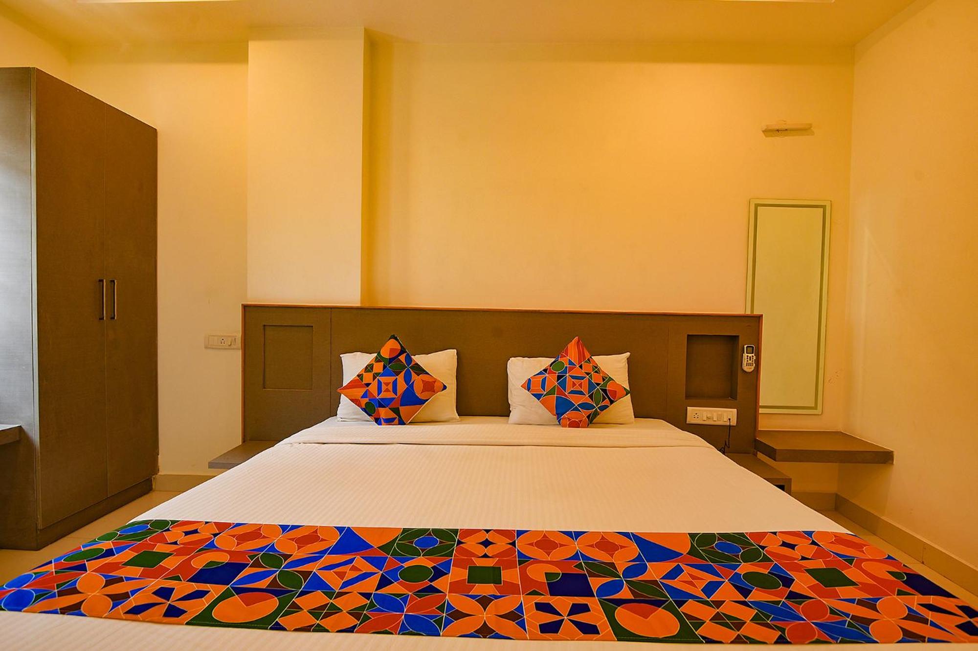 Deluxe Room - Photo 4