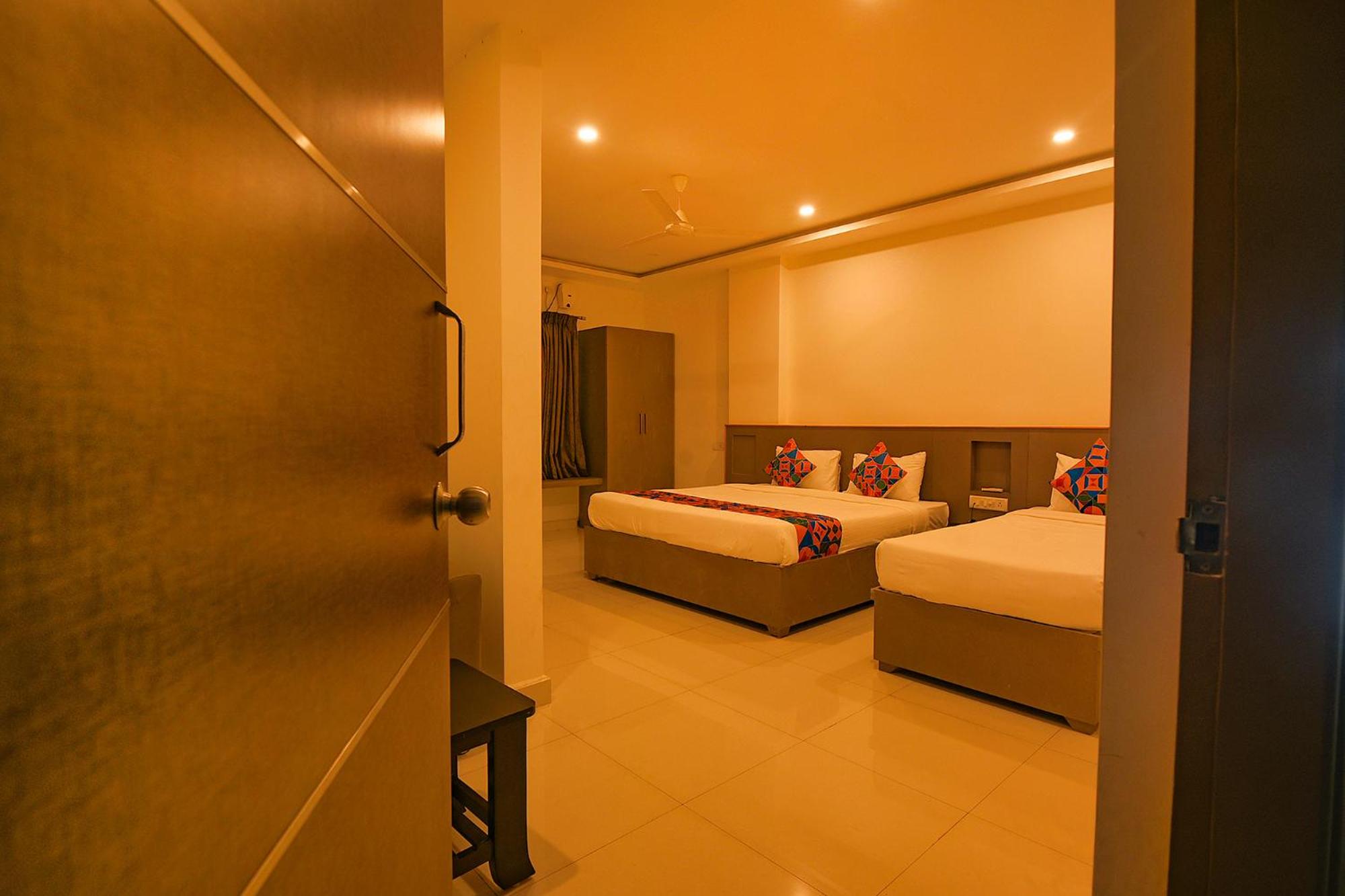 Family Room - Photo 3
