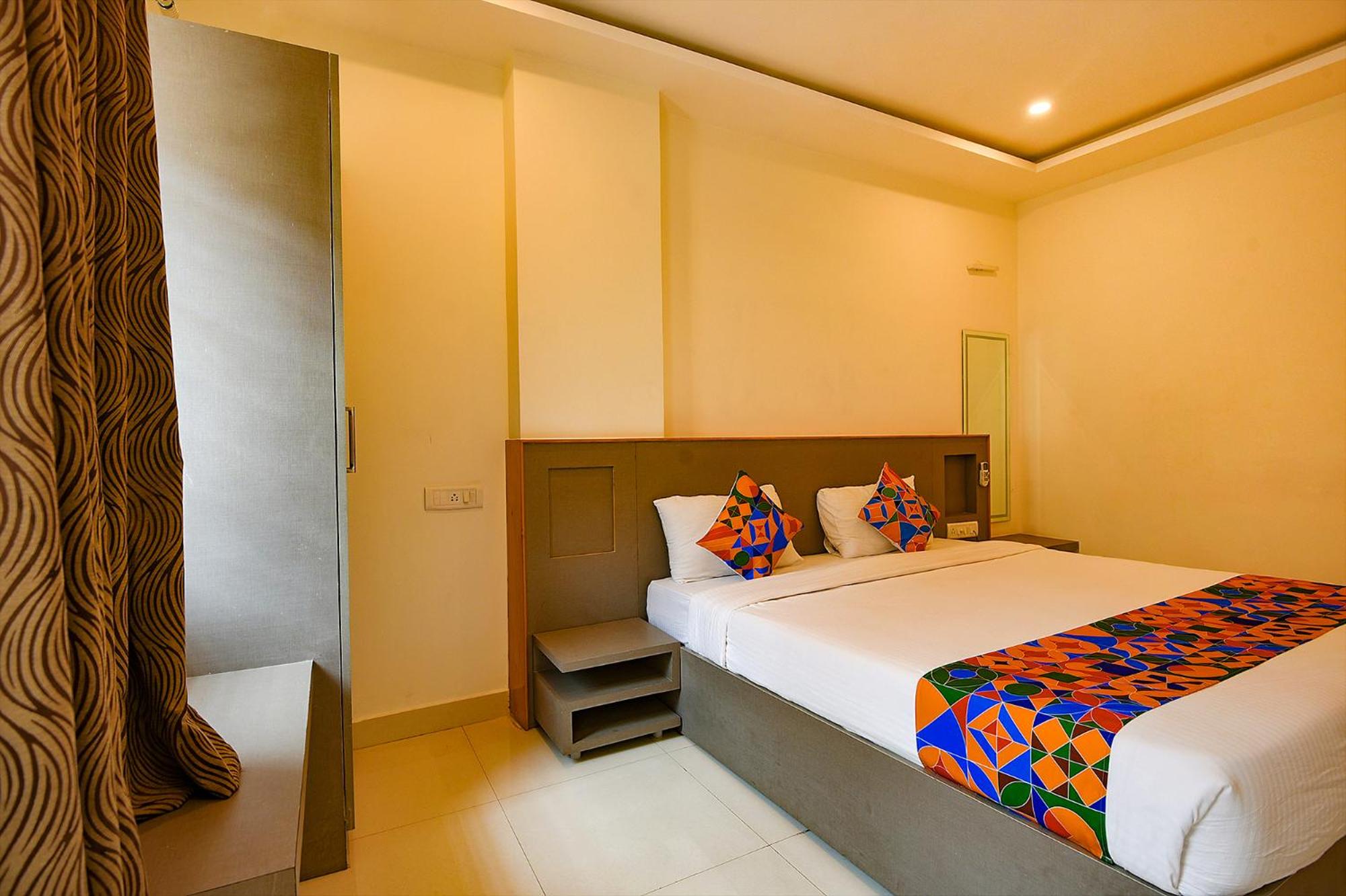 Deluxe Room - Photo 3
