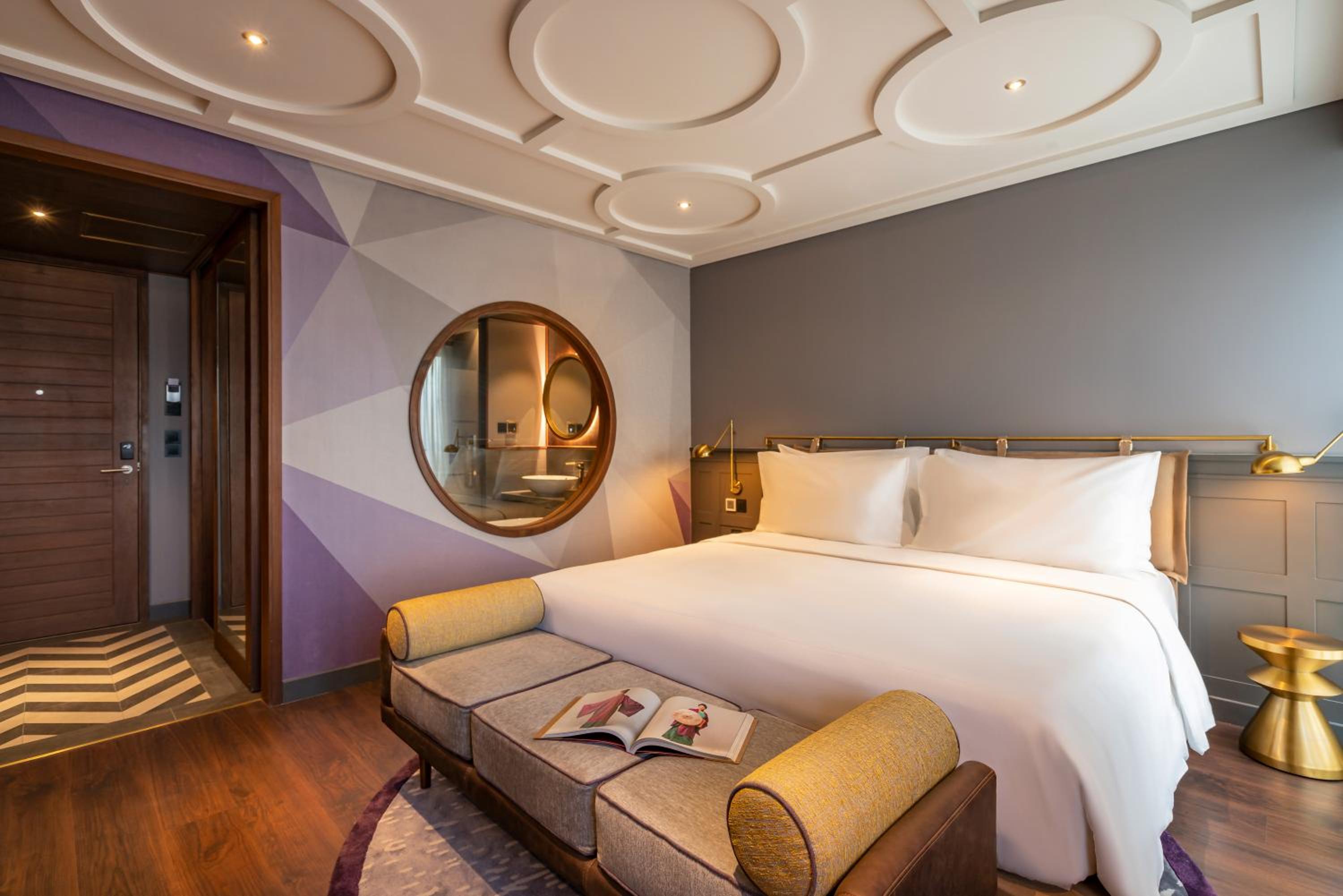 Premium Deluxe King - Nest Lounge Access