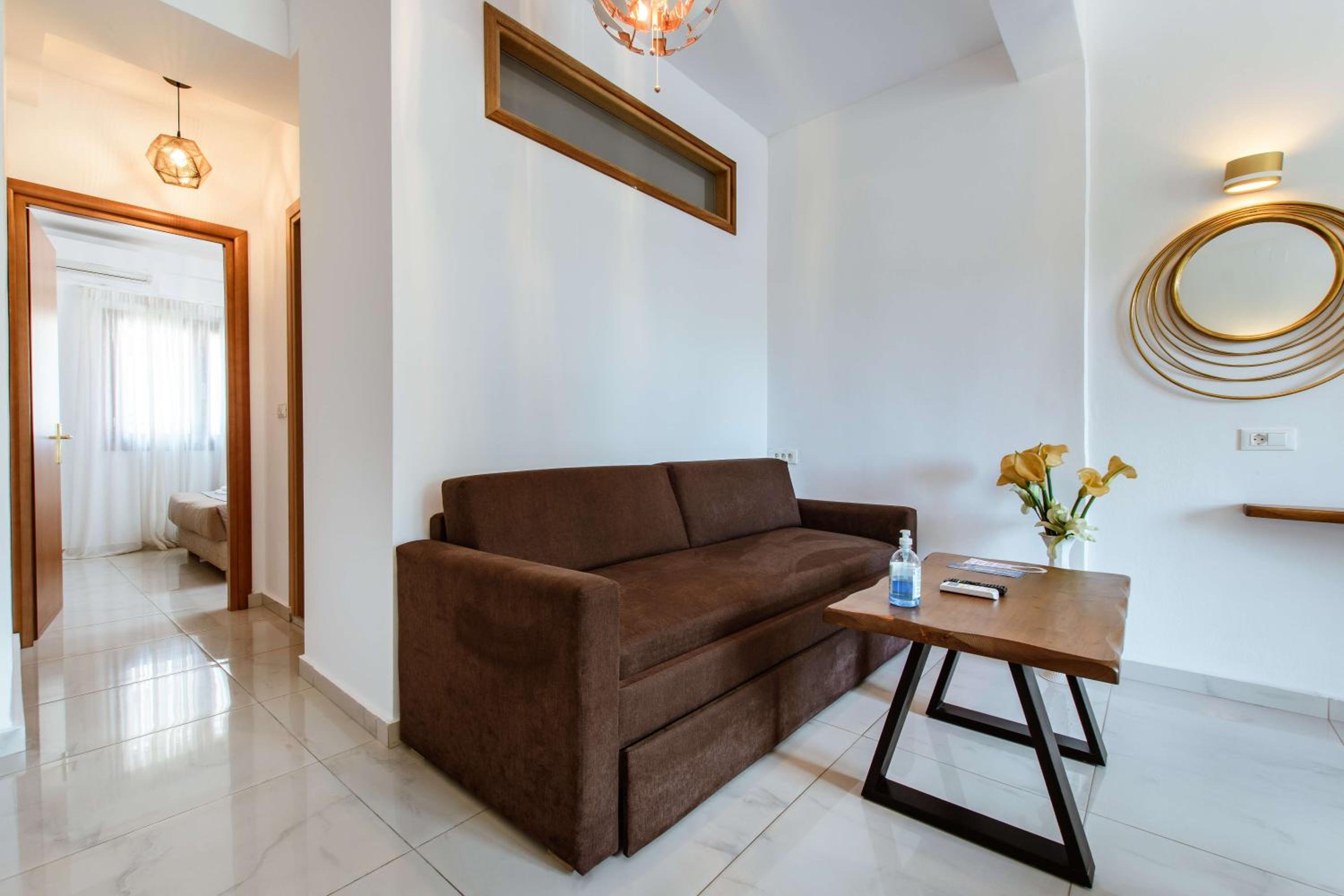 Family Room with Side Sea View - Photo 6