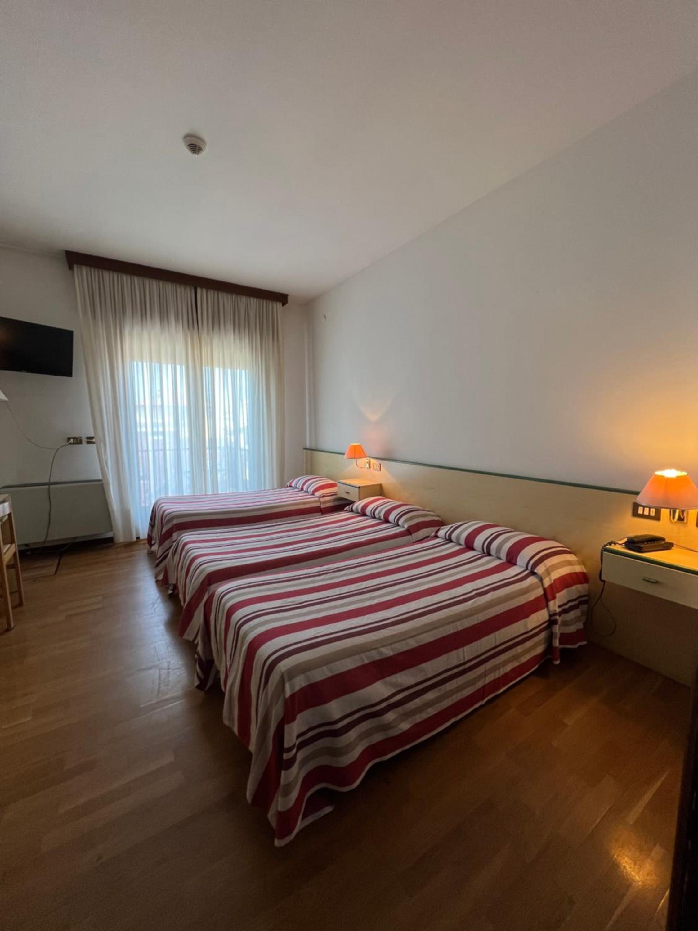 Triple Room - Photo 14