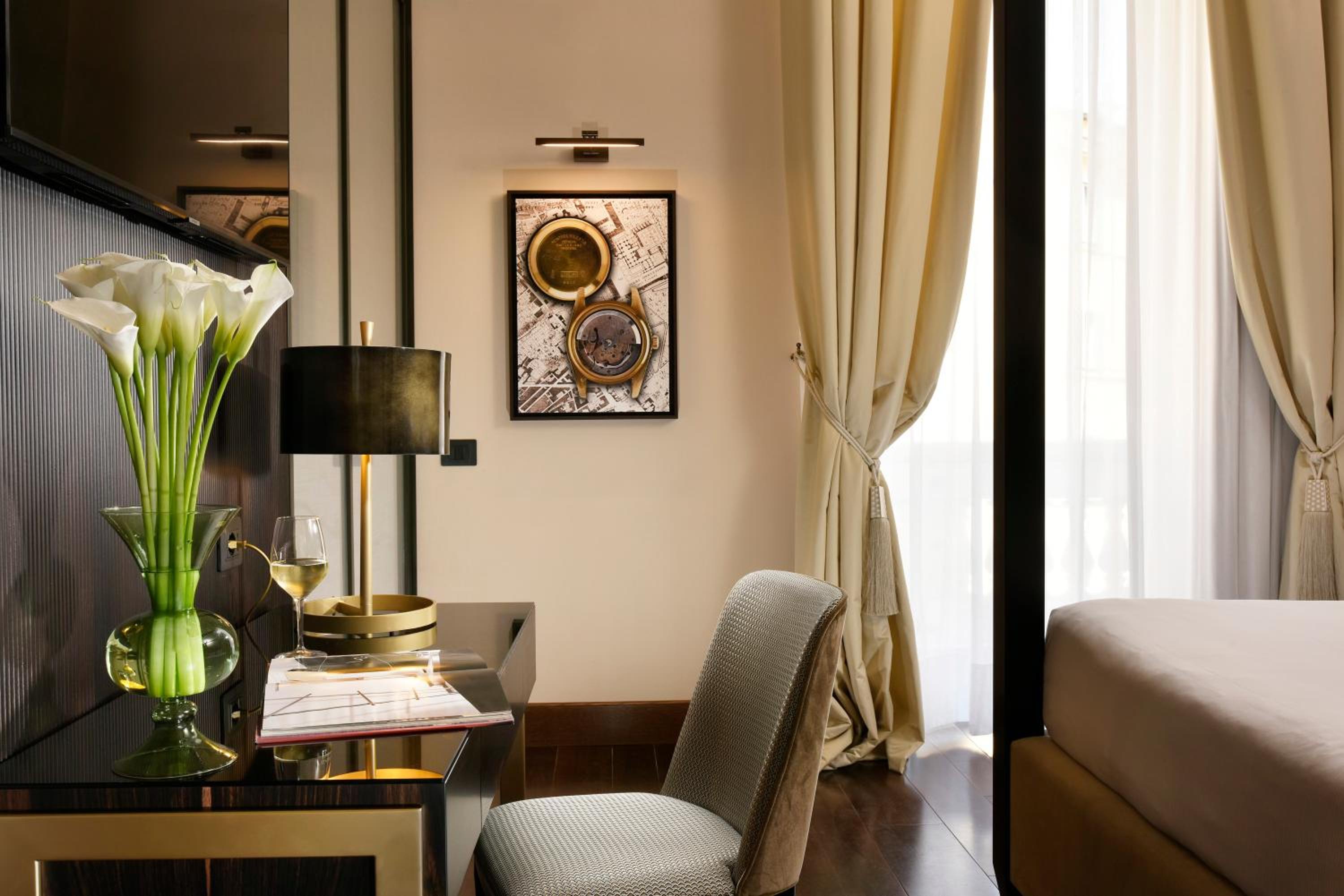 Deluxe King Room photo 2