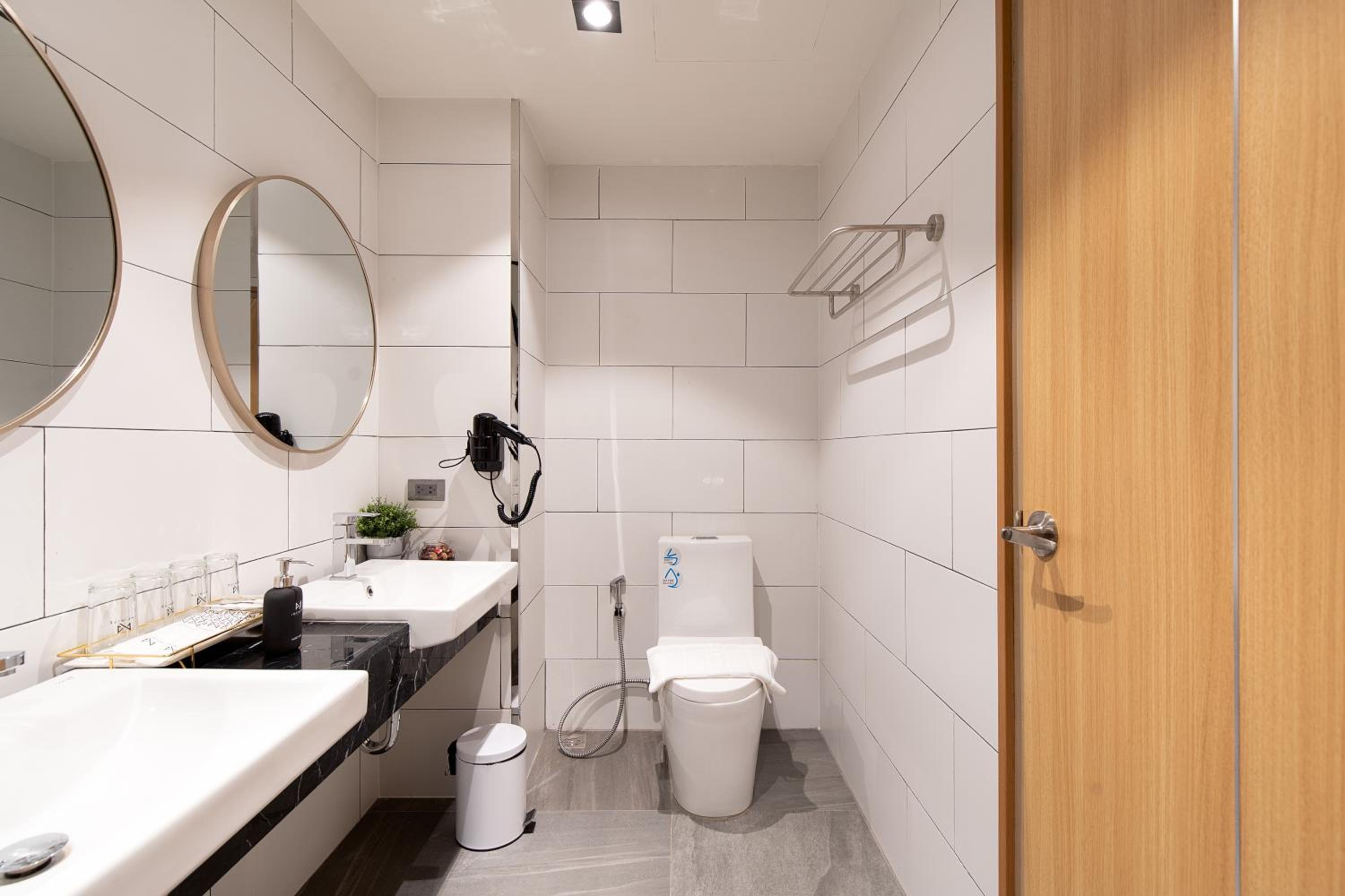 Classic Quadruple Room - Photo 12