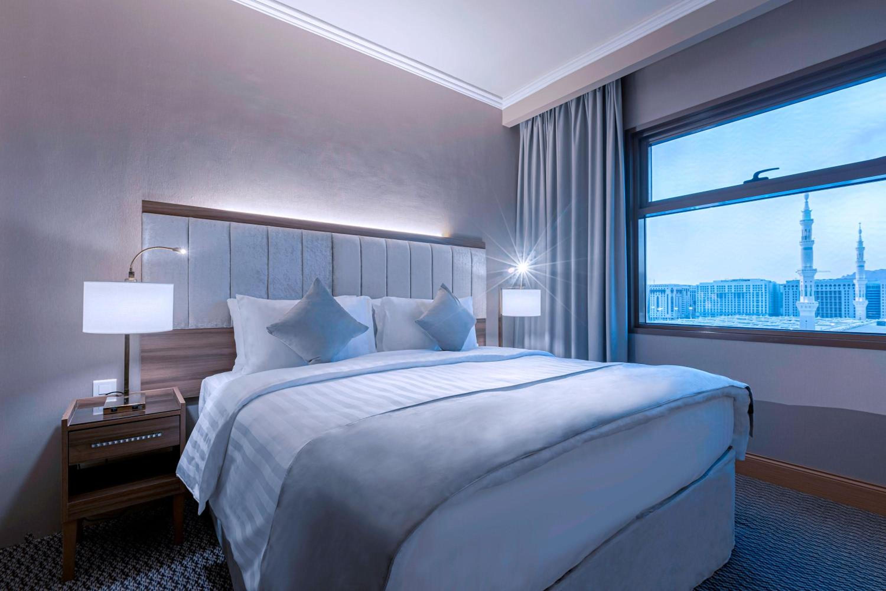 Deluxe King Room Haram View - Photo 1