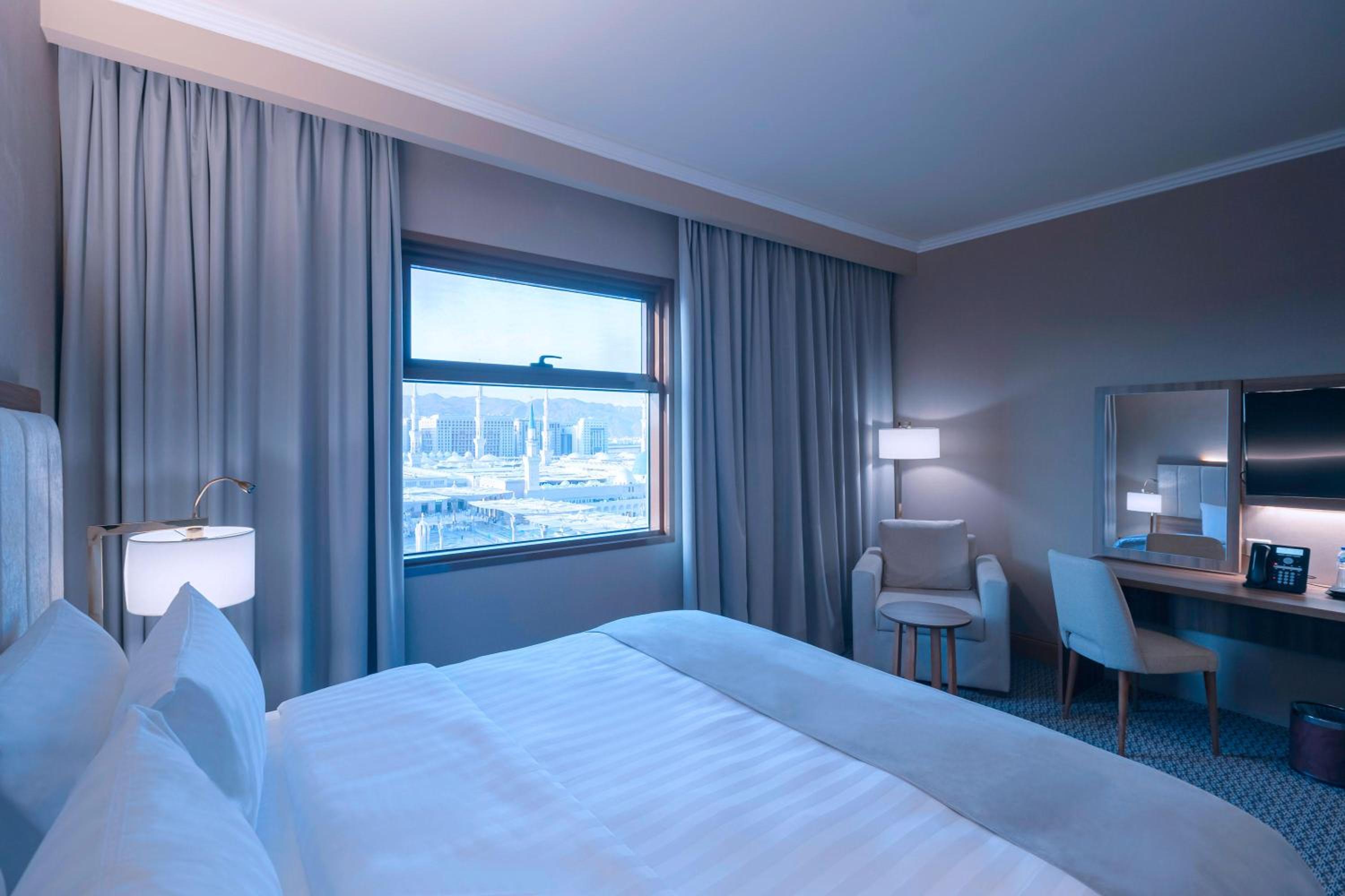 Deluxe King Room Haram View - Photo 6