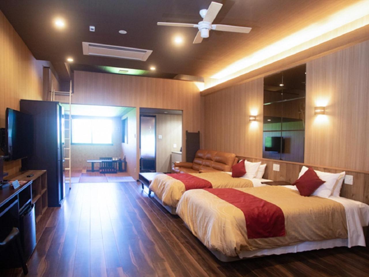 Modern Junior Suite with Tatami Area and Semi Open-Air Bath - Photo 2