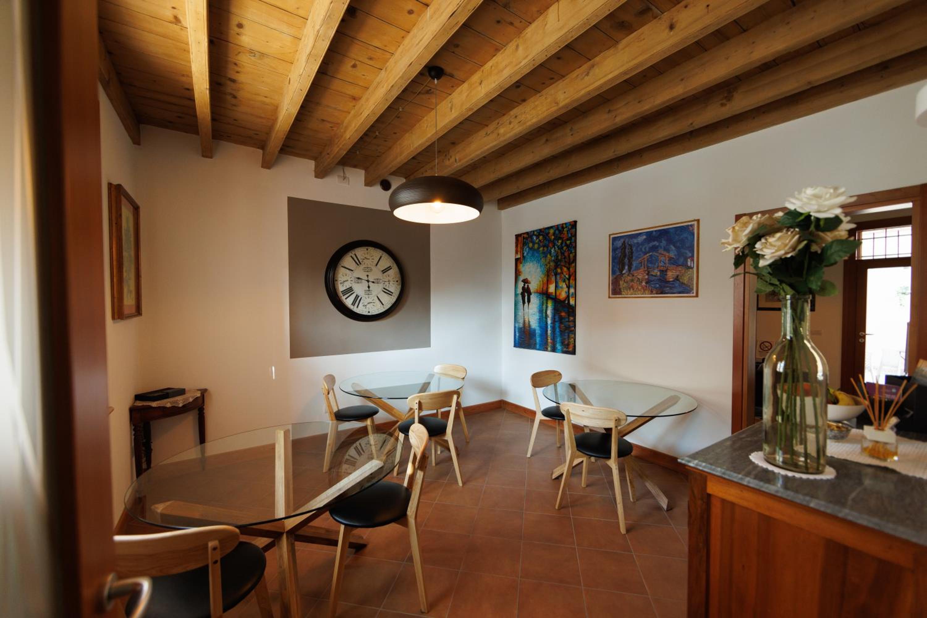 Large Double Room - Photo 11