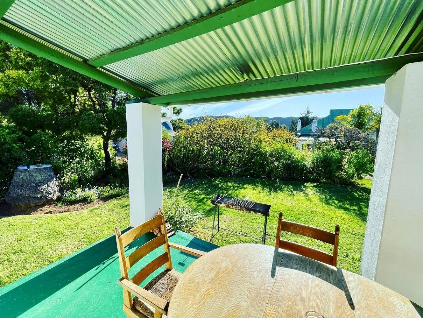 Cottage with Garden View - Photo 11
