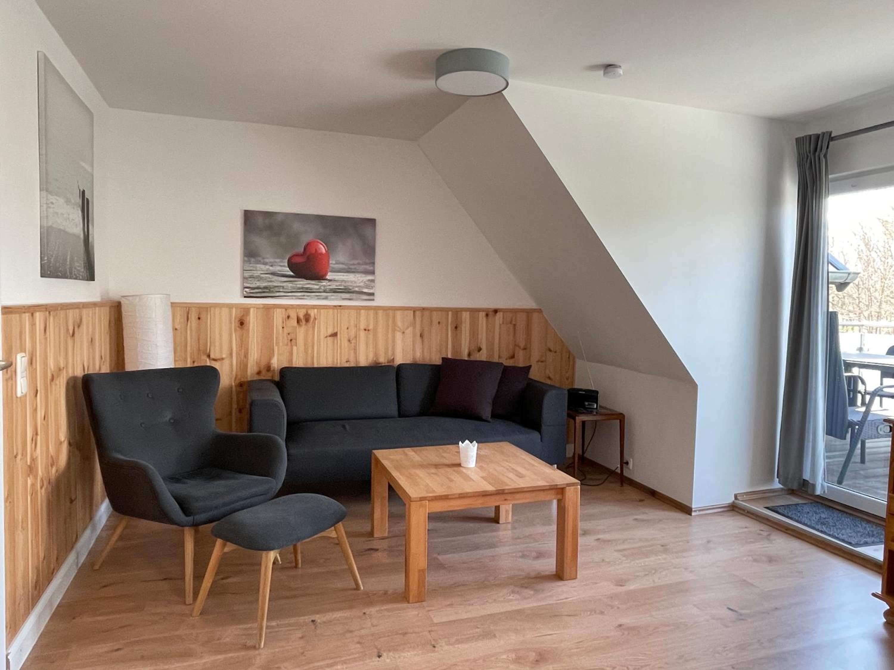 Family Room with Balcony photo 2
