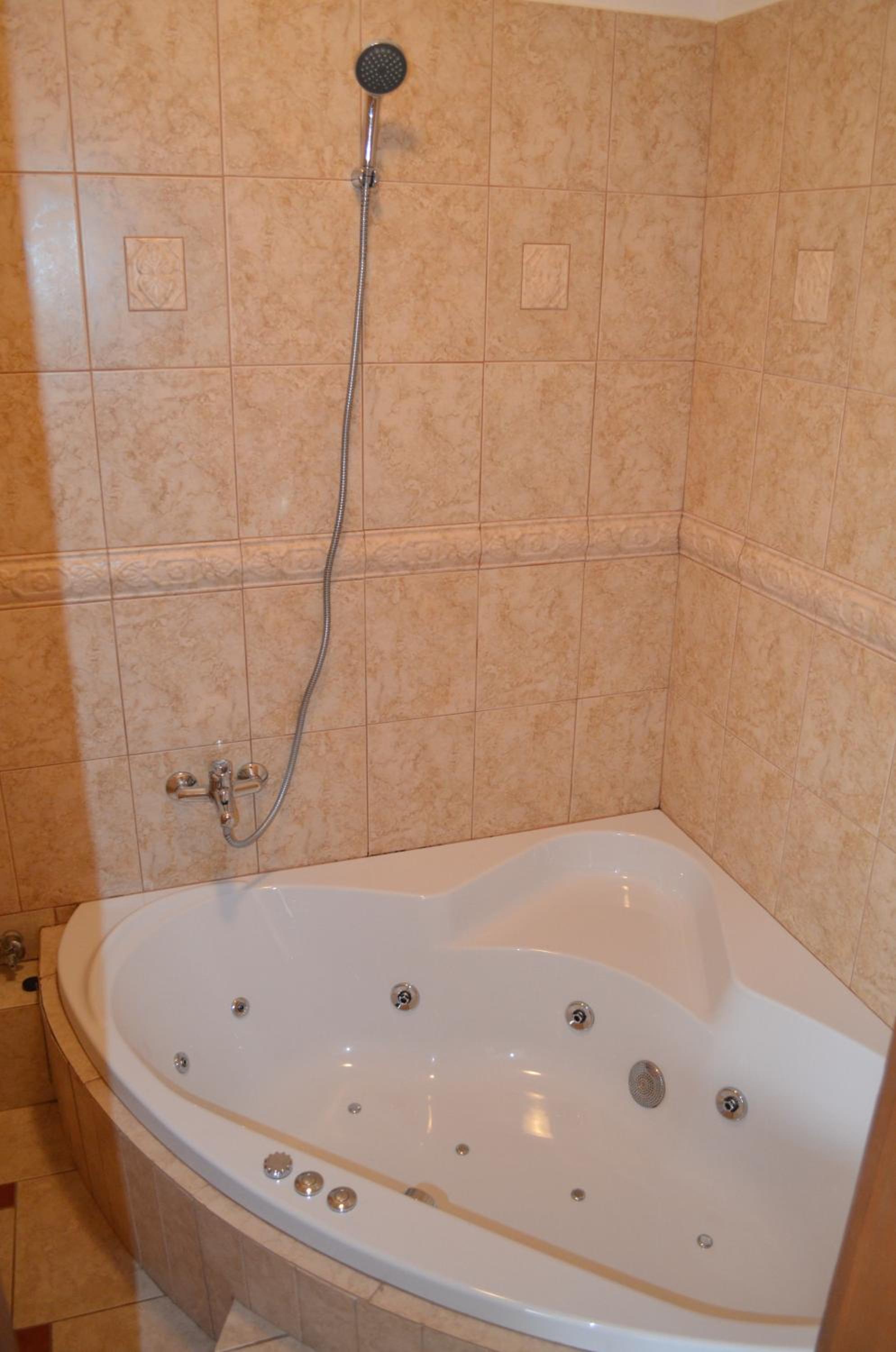 Quadruple Room with Bath photo 2