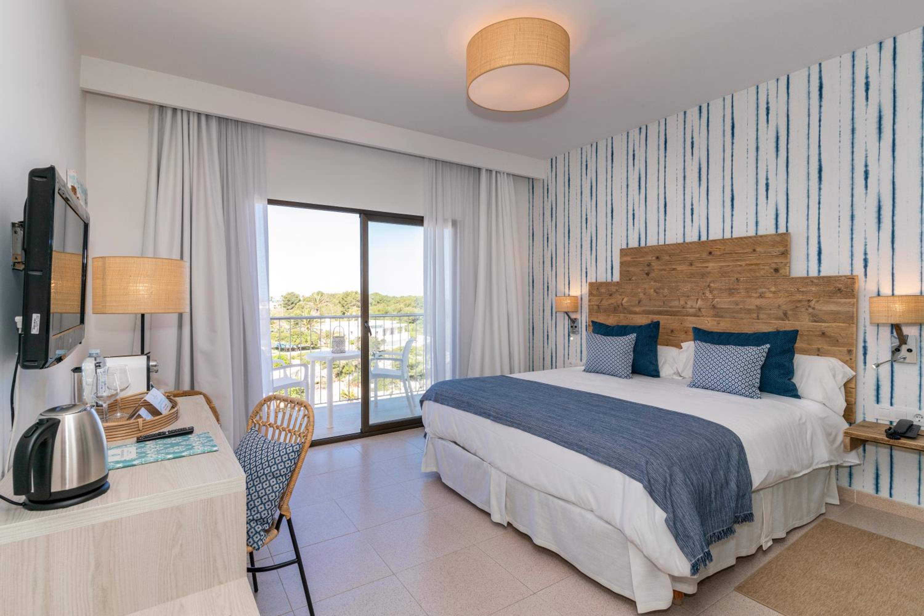 Double Room with Sea View - Photo 6