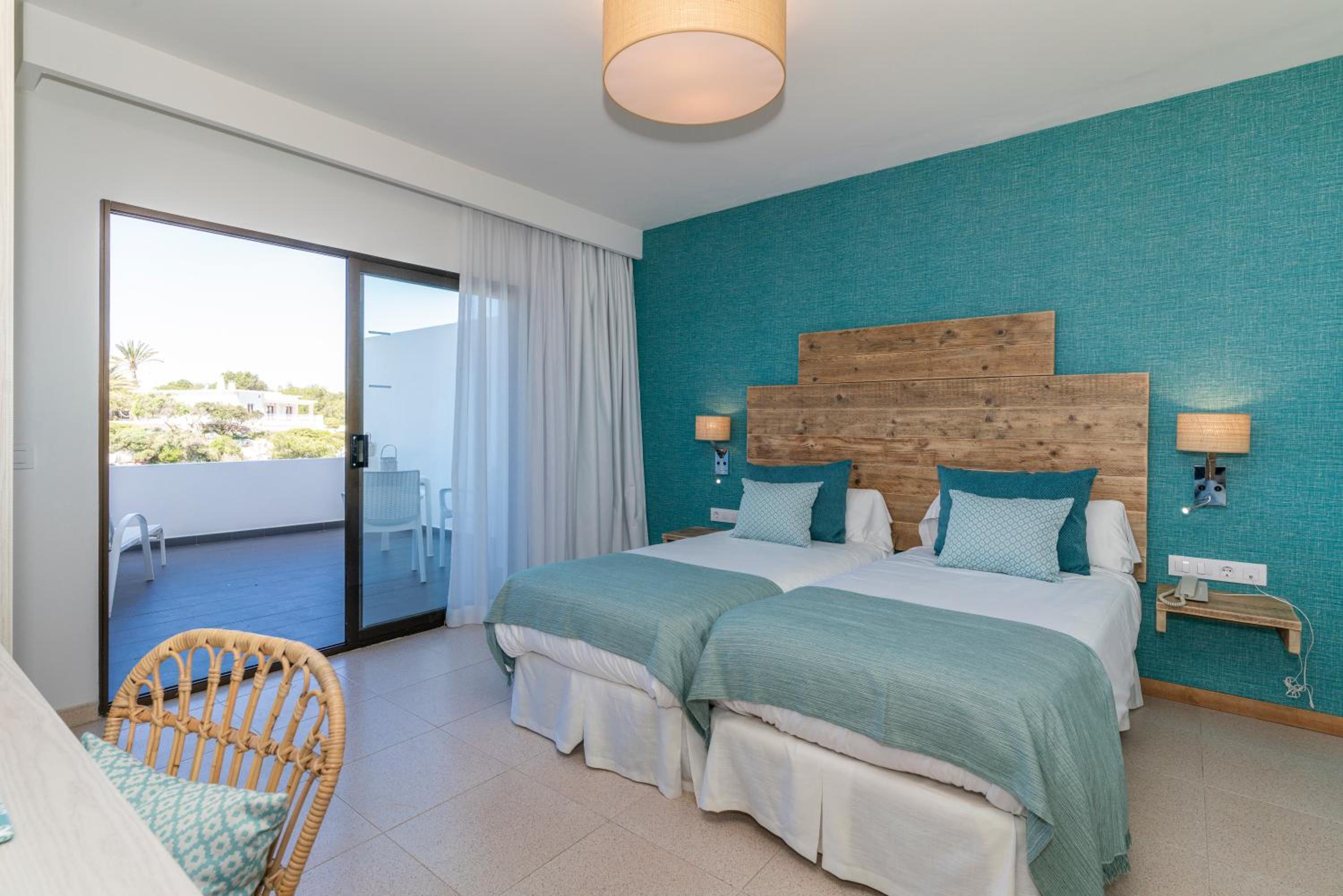 Double Room with Sea View - Photo 3