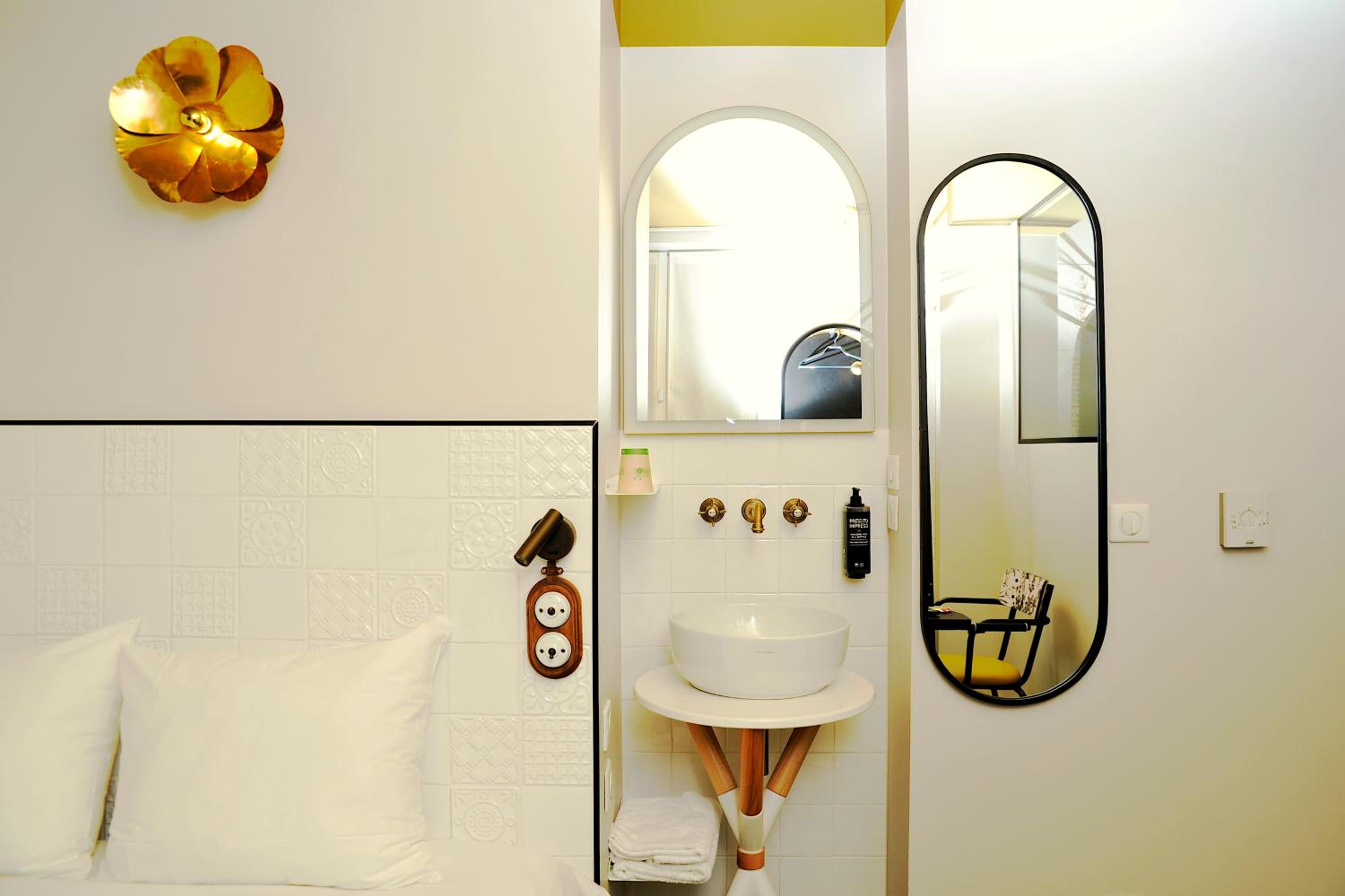 Standard Single Room thumbnail 6