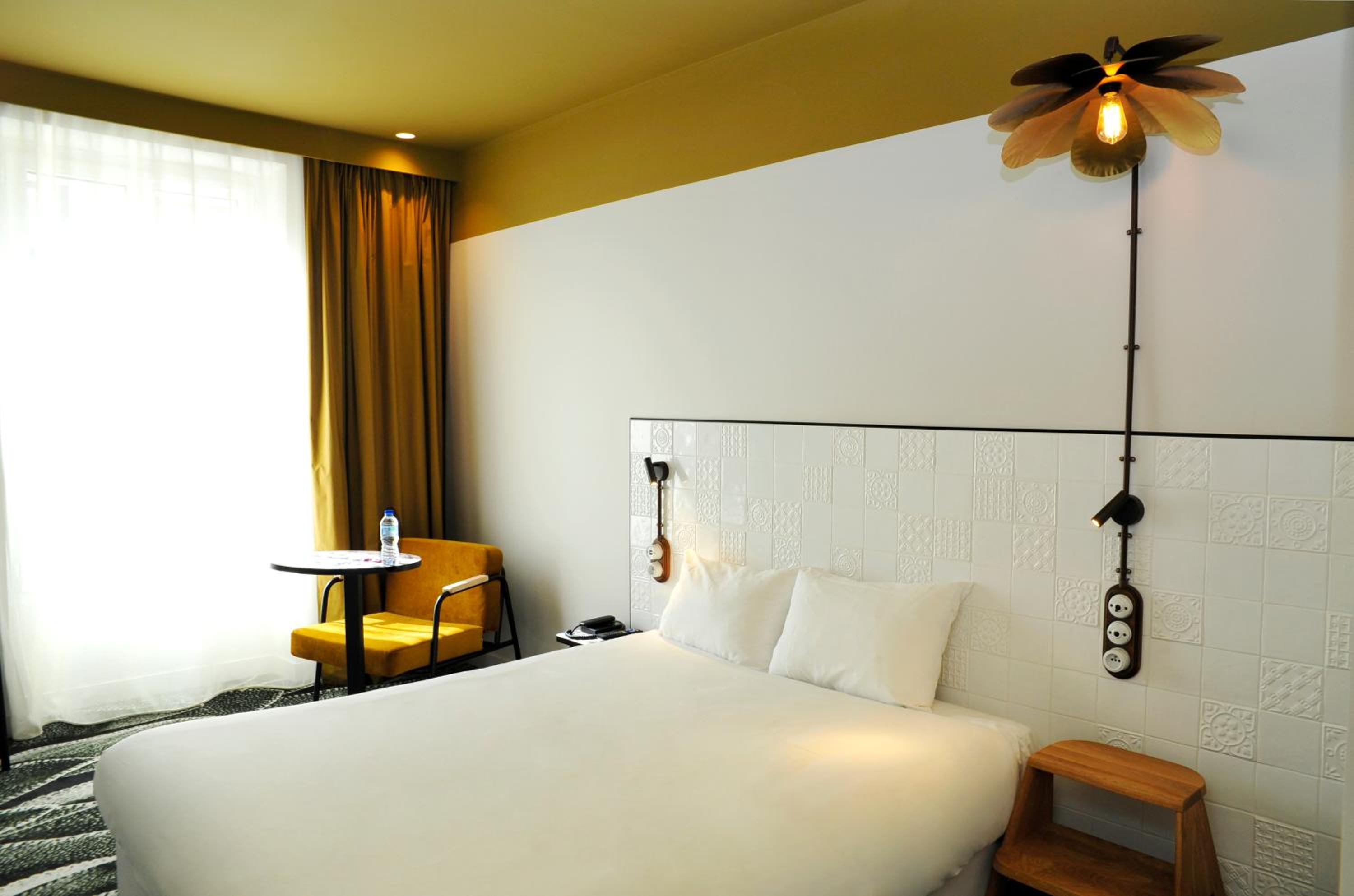 Standard Double Room thumbnail 5