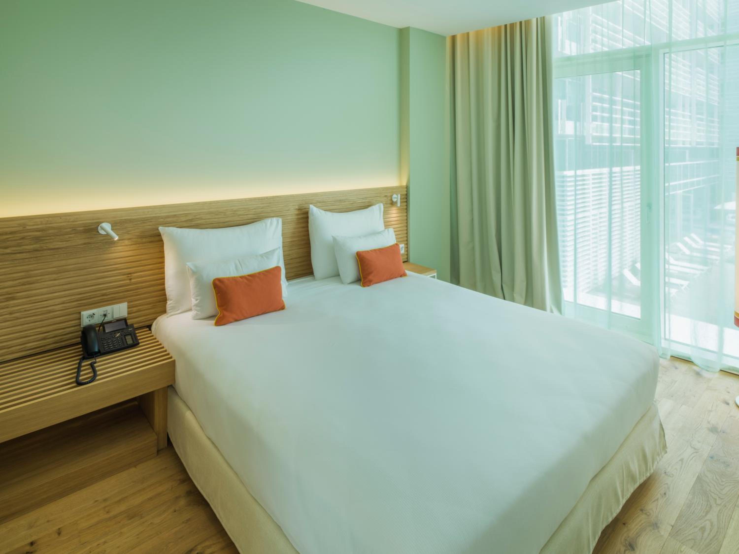 One-Bedroom Partial Sea View Residential Suite photo 1