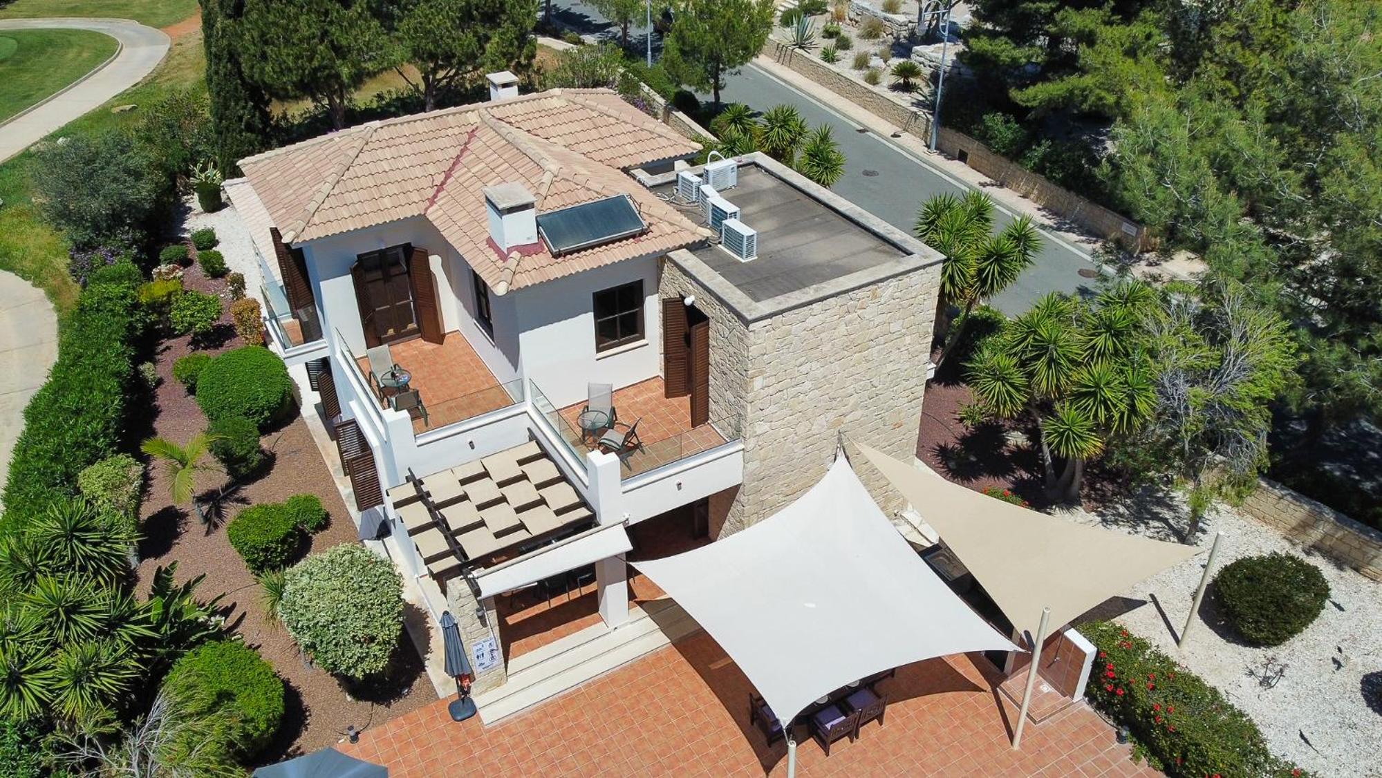 Four-Bedroom Villa photo 2