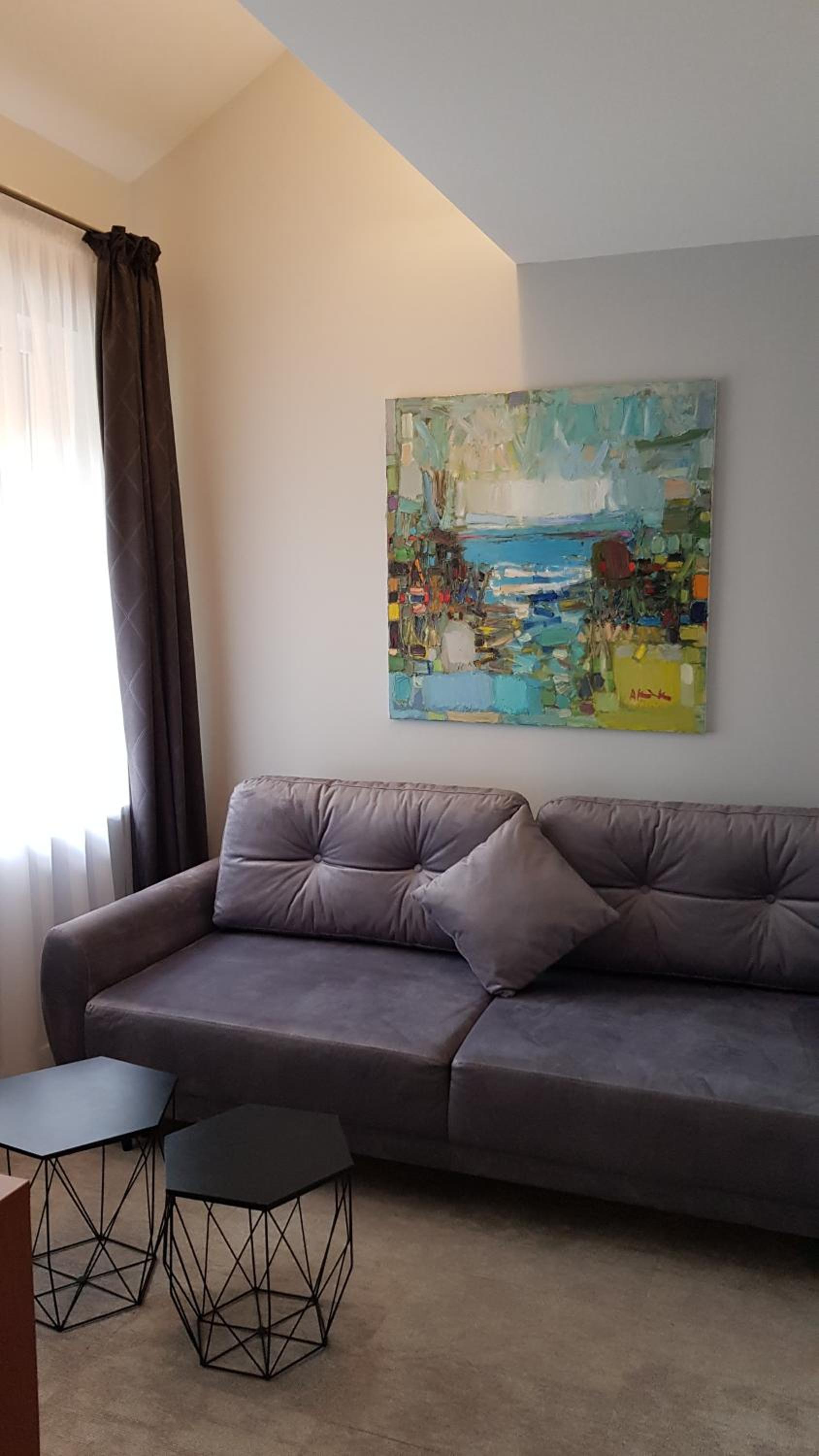 Superior Family Room photo 1
