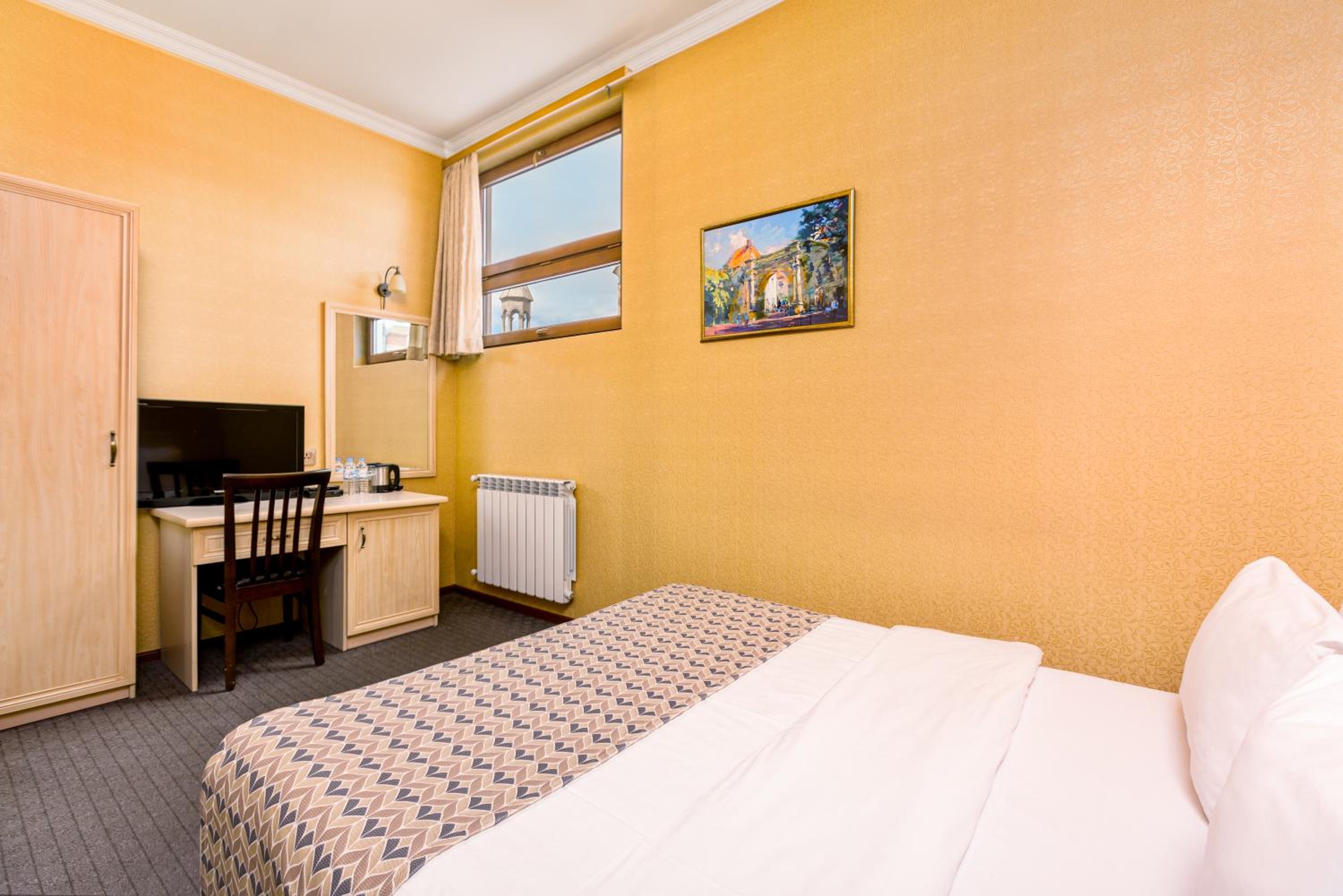 Economy Double Room photo 2