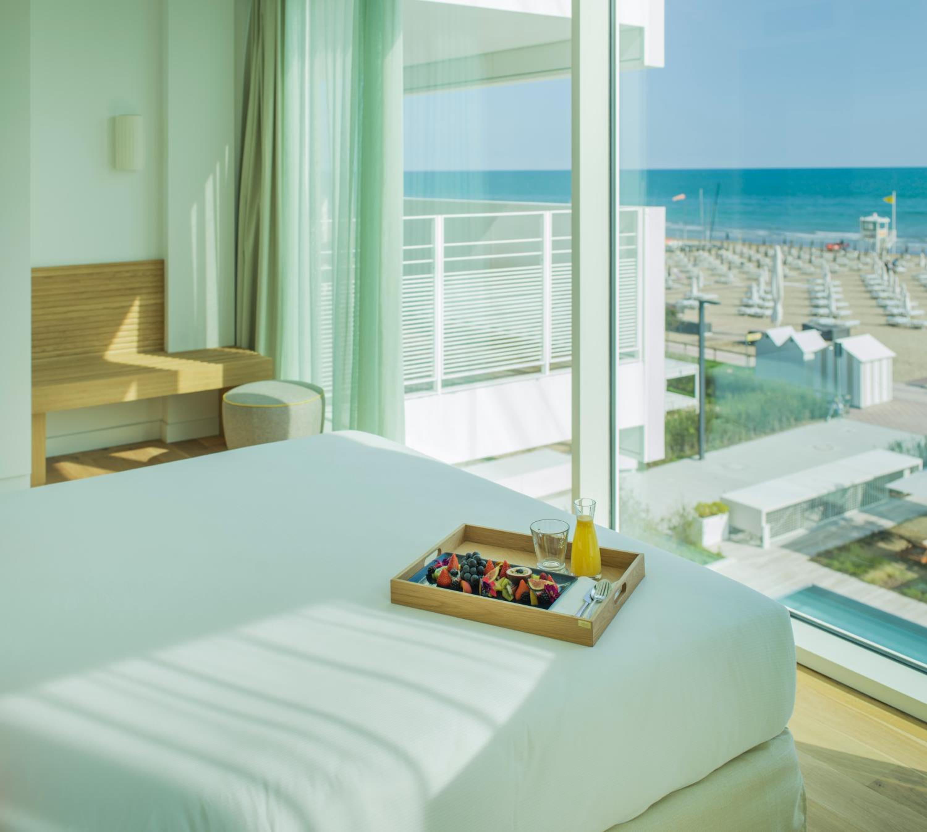 Three-Bedroom Sea View Residential Suite photo 2