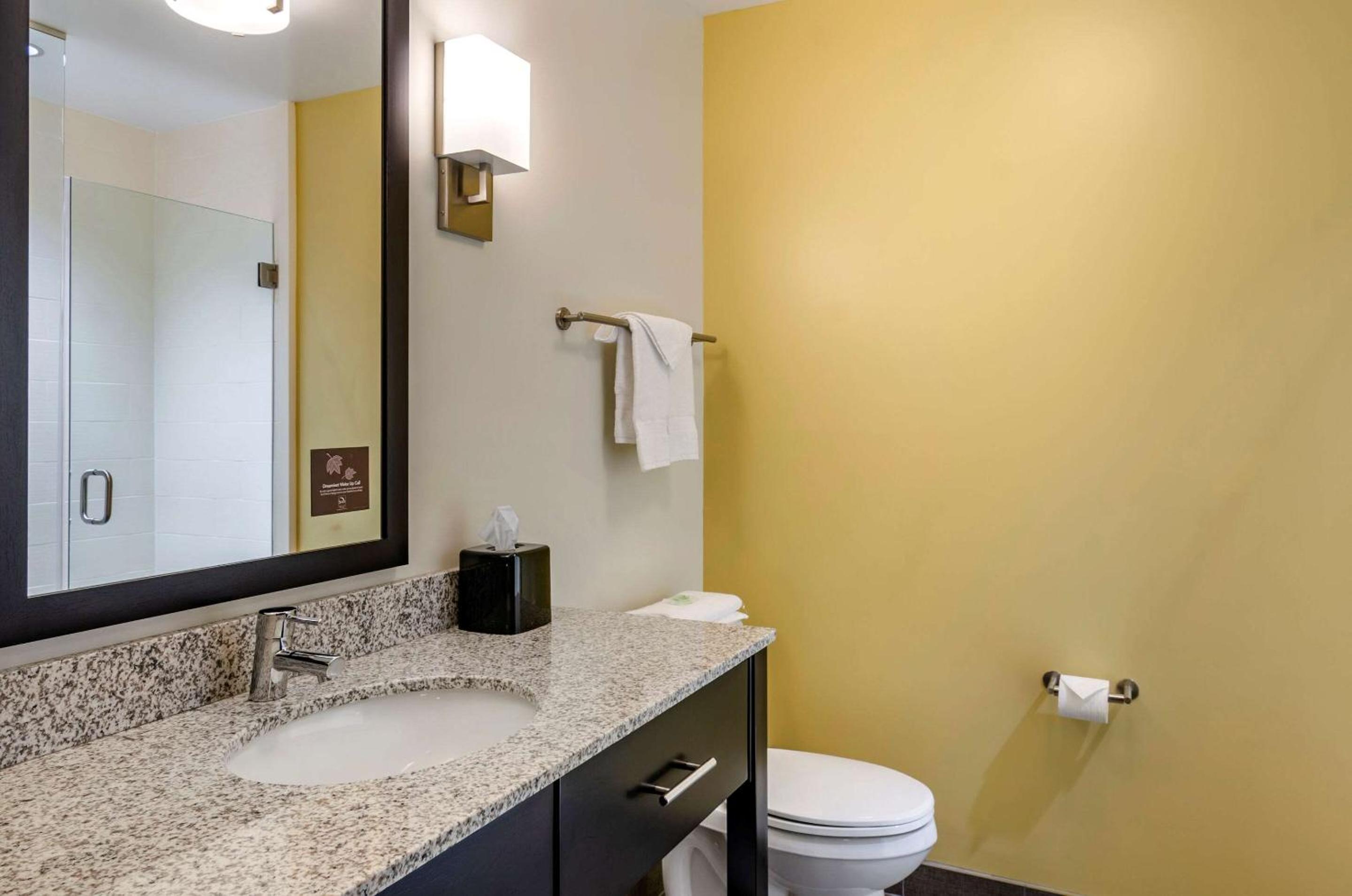 King Room - Non-Smoking - Photo 2