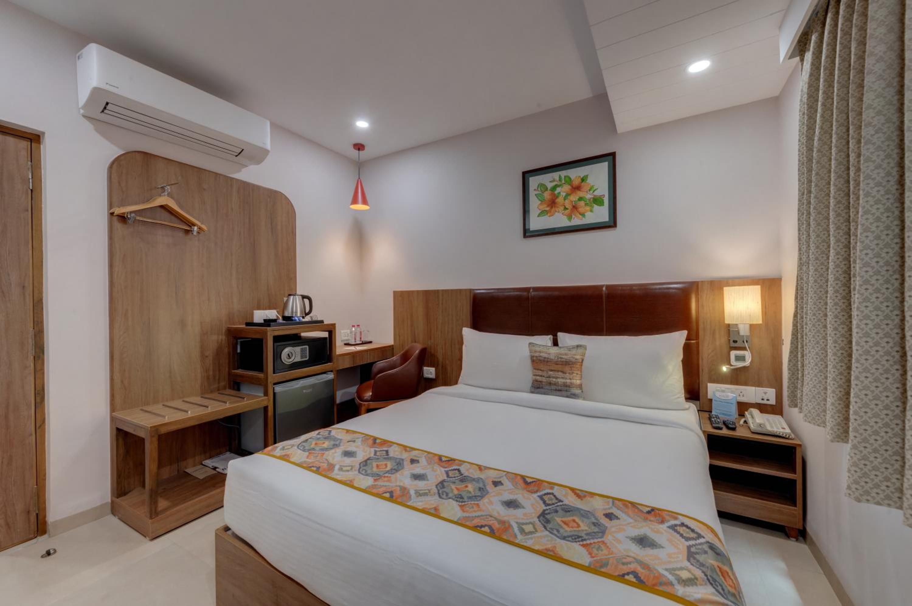Deluxe Room - Photo 6