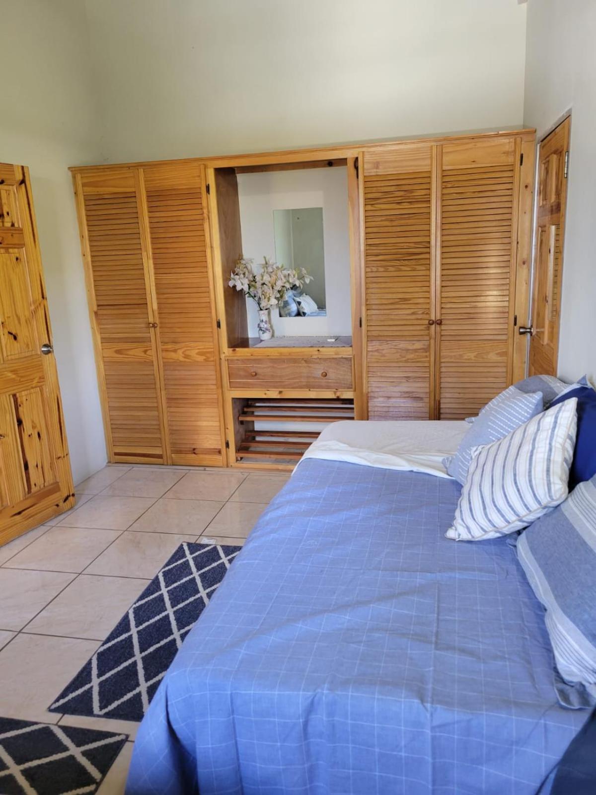 One-Bedroom Apartment photo 3