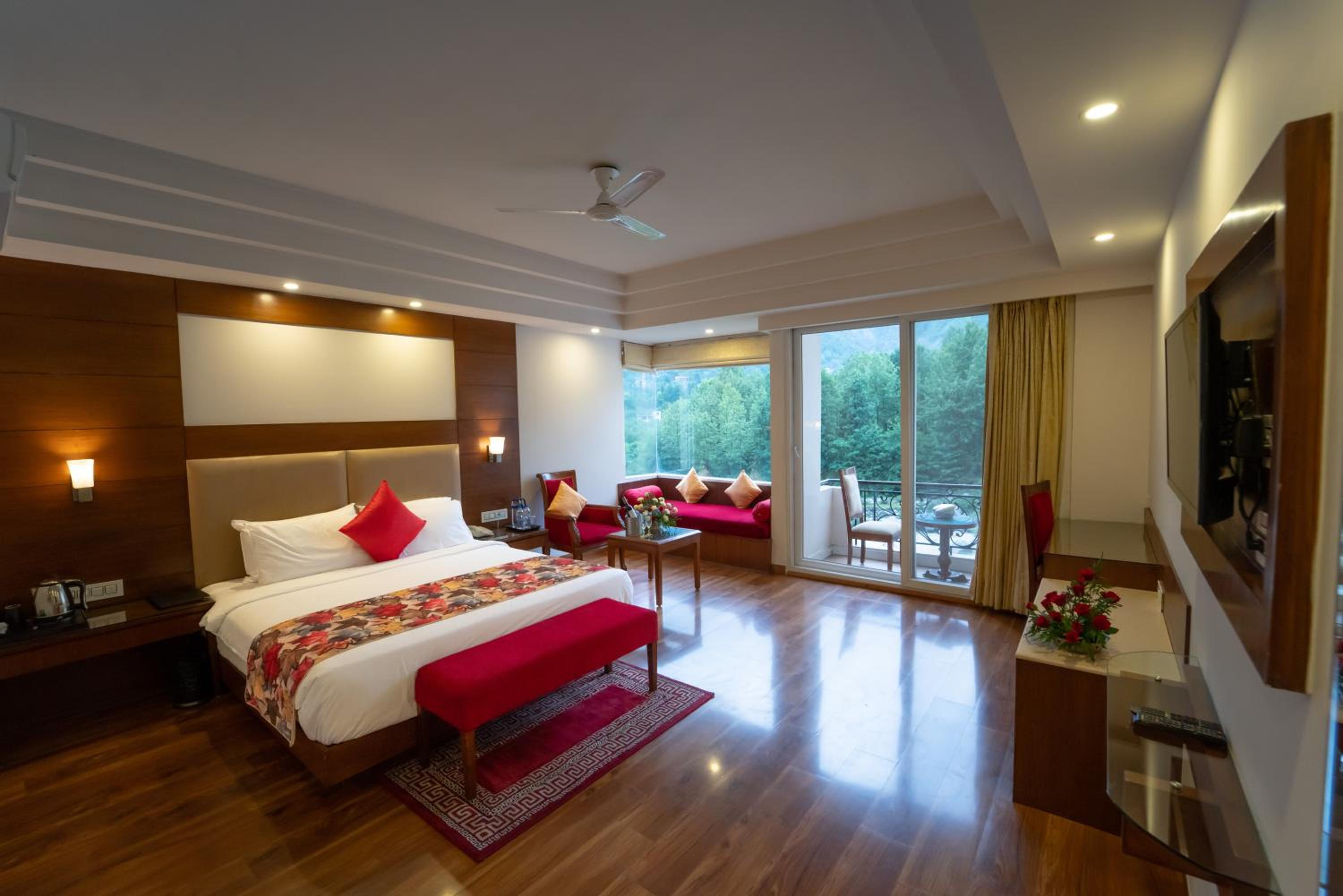 River Front Room - Photo 1