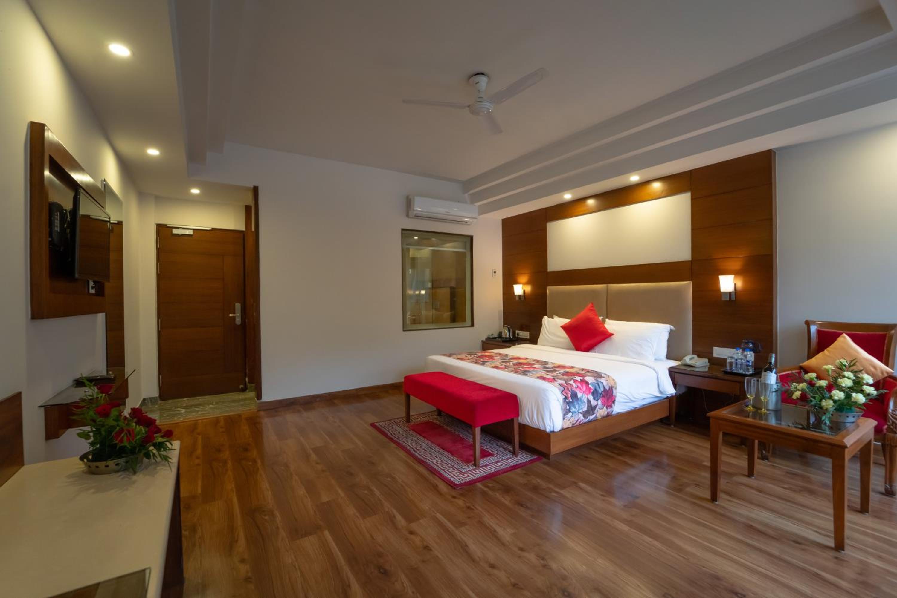 Valley View Room - Photo 7