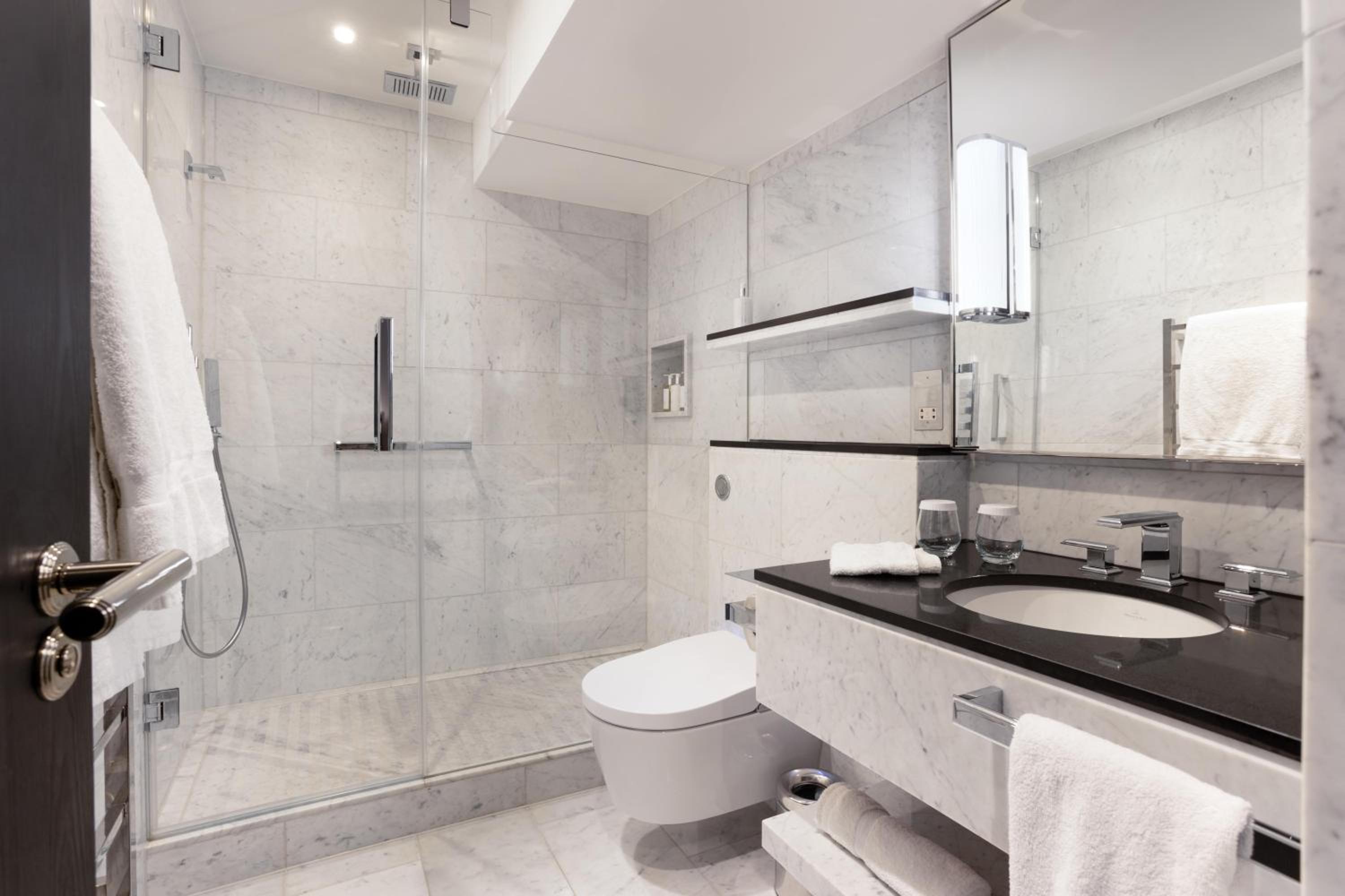 2 Interconnecting One Bedroom Apartments photo 1