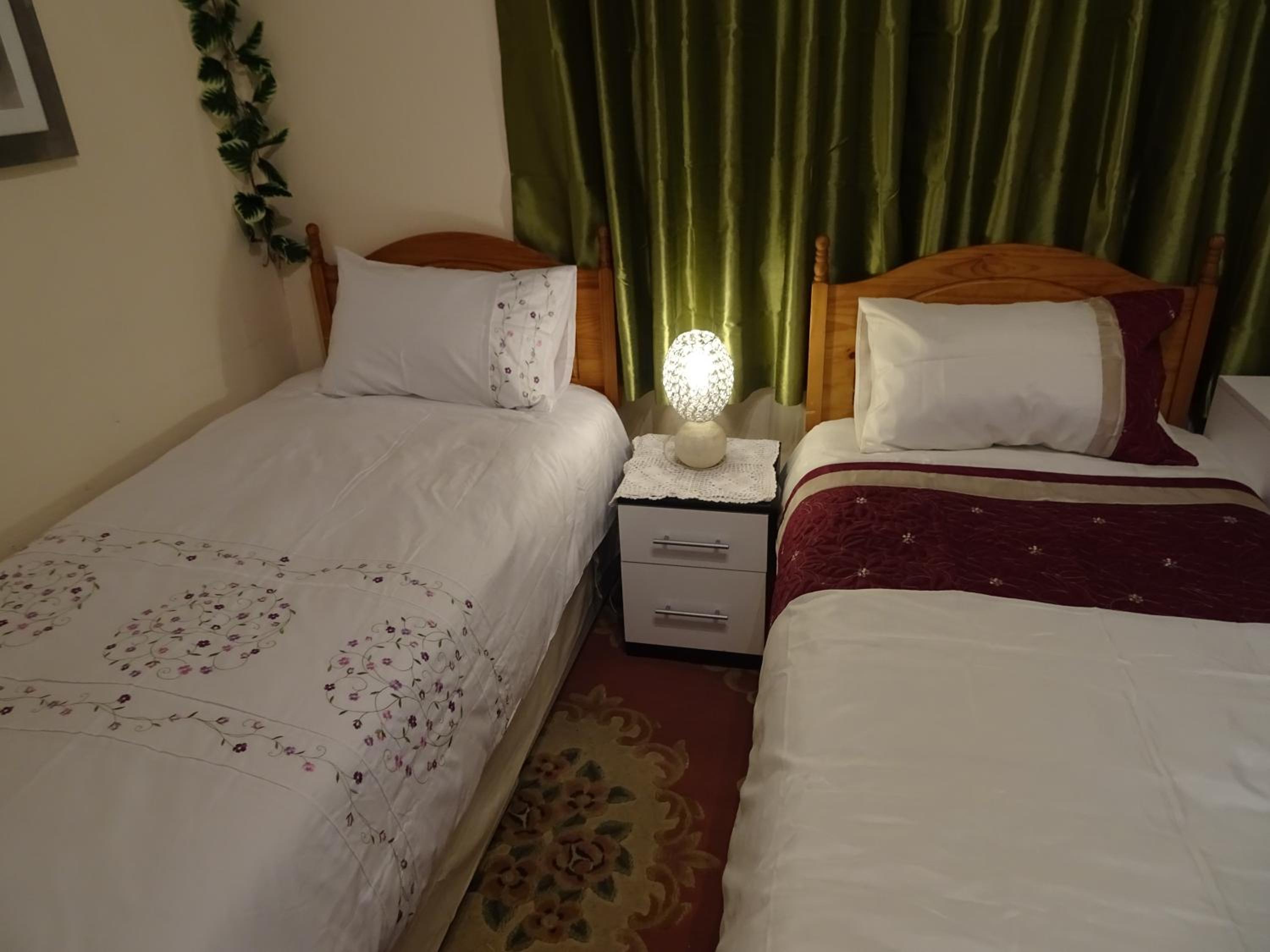 Double Room with Private External Bathroom - Photo 51