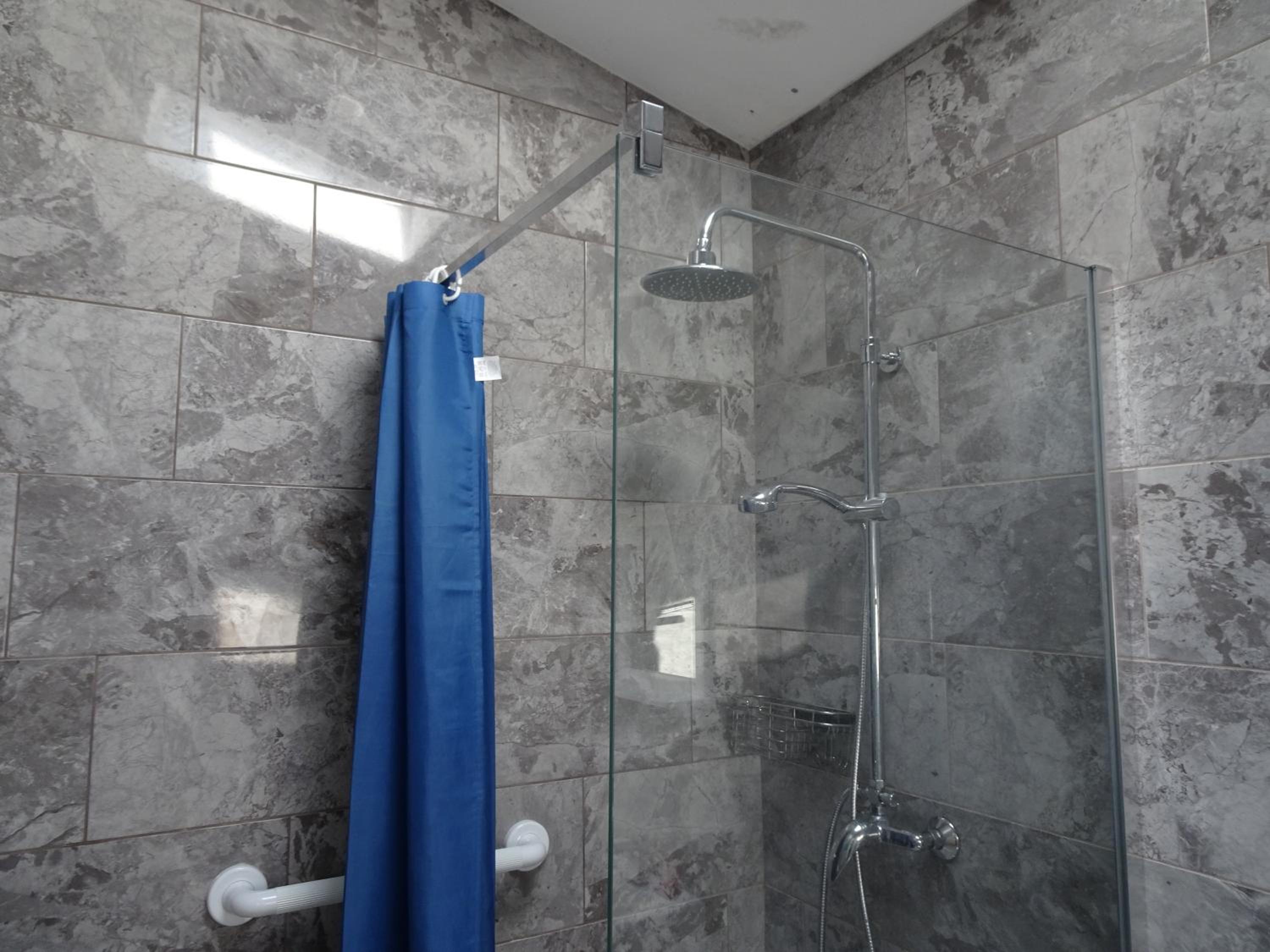 Double Room with Private External Bathroom - Photo 11