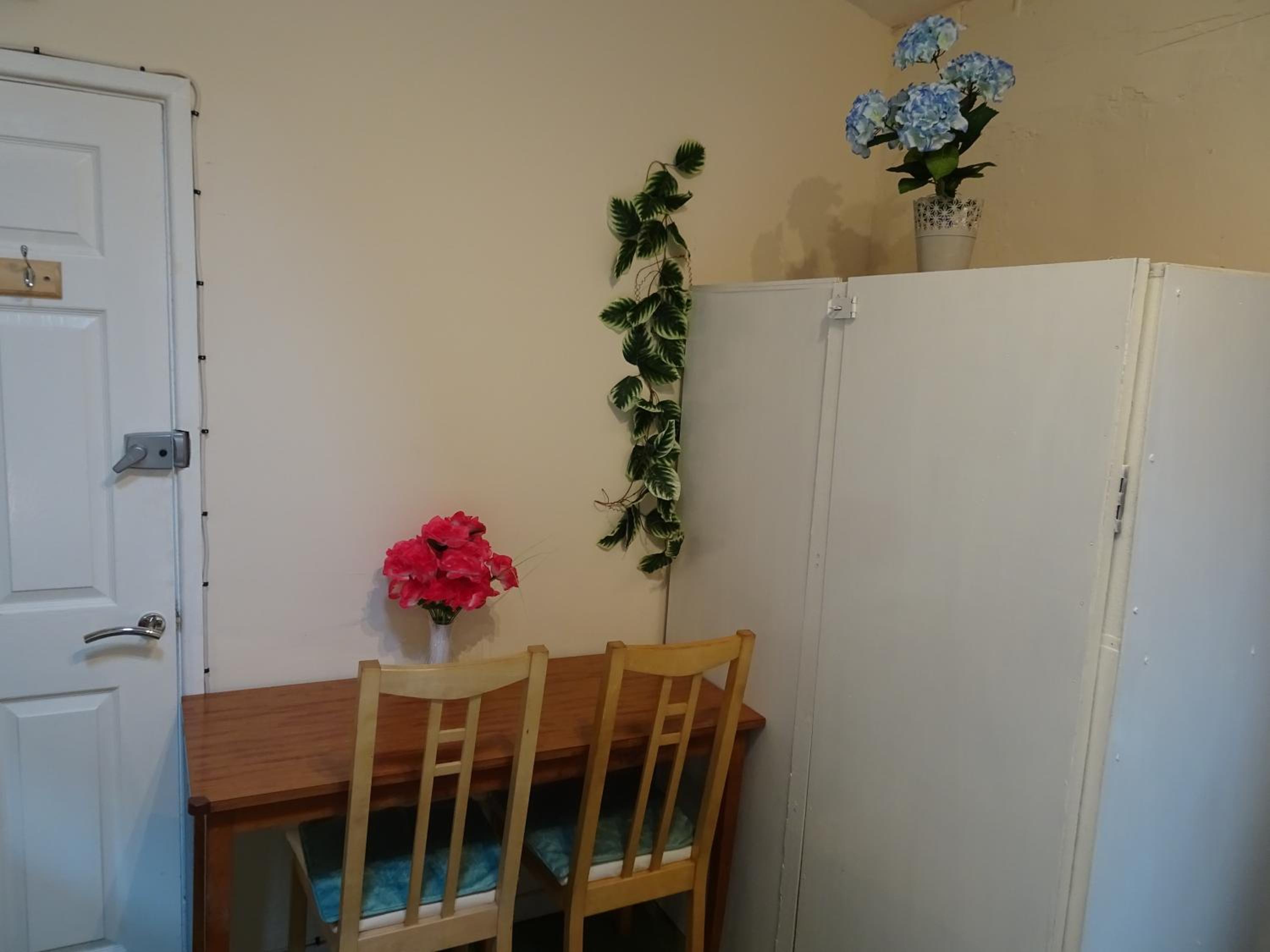 Double Room with Private External Bathroom - Photo 19