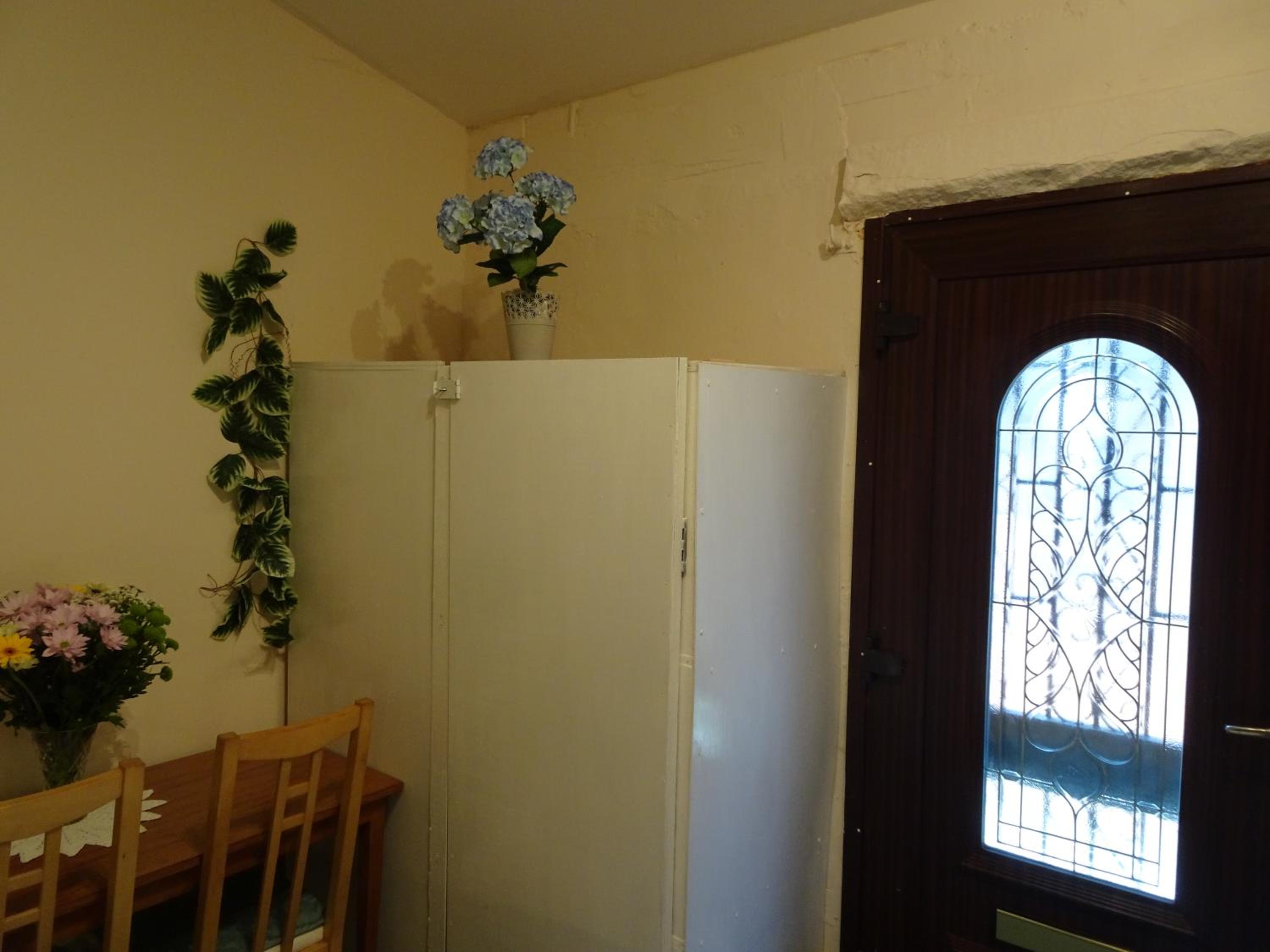Double Room with Private External Bathroom - Photo 25